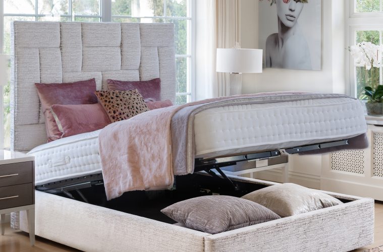 How to make a small bedroom look bigger