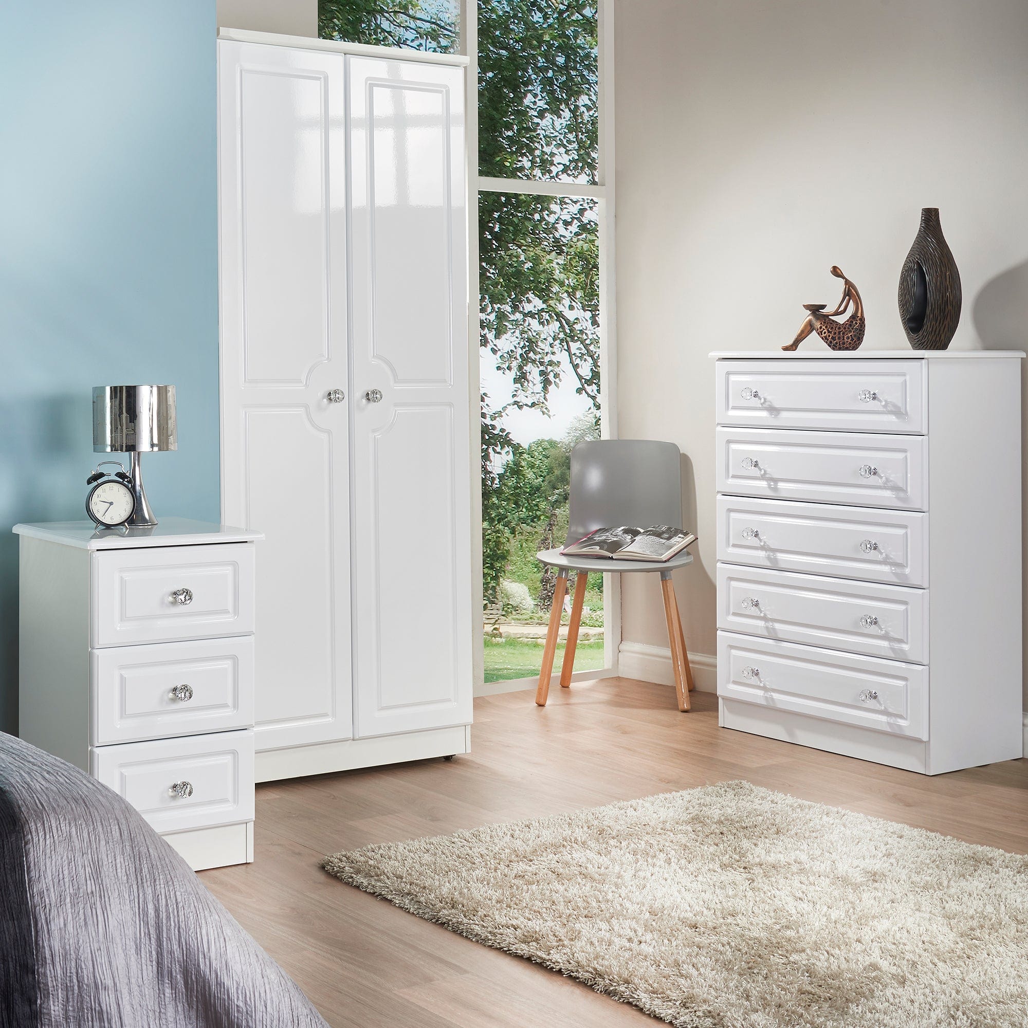 Lincoln - Wardrobe