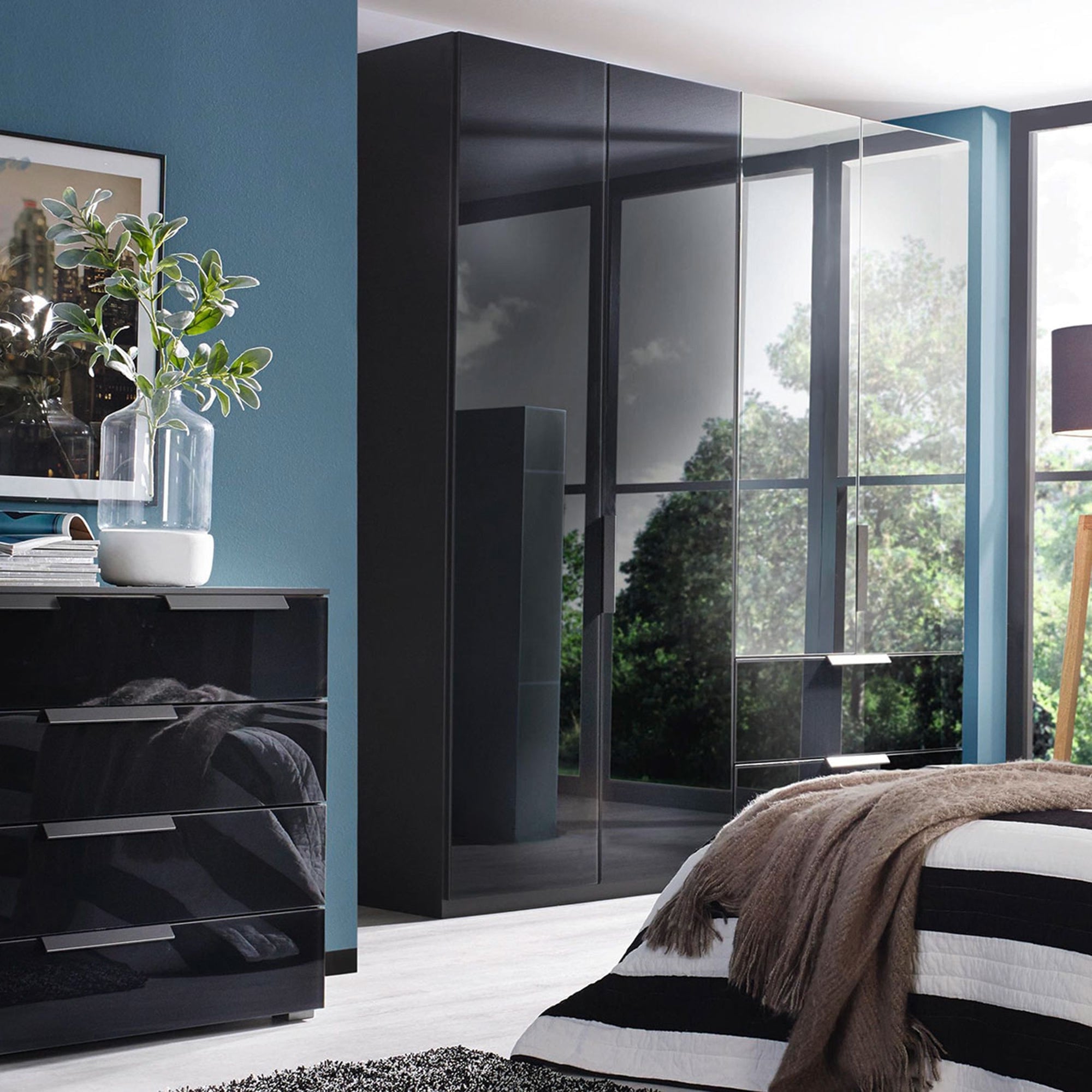 Nova - 4 Door Wardrobe With Drawers & Mirrors