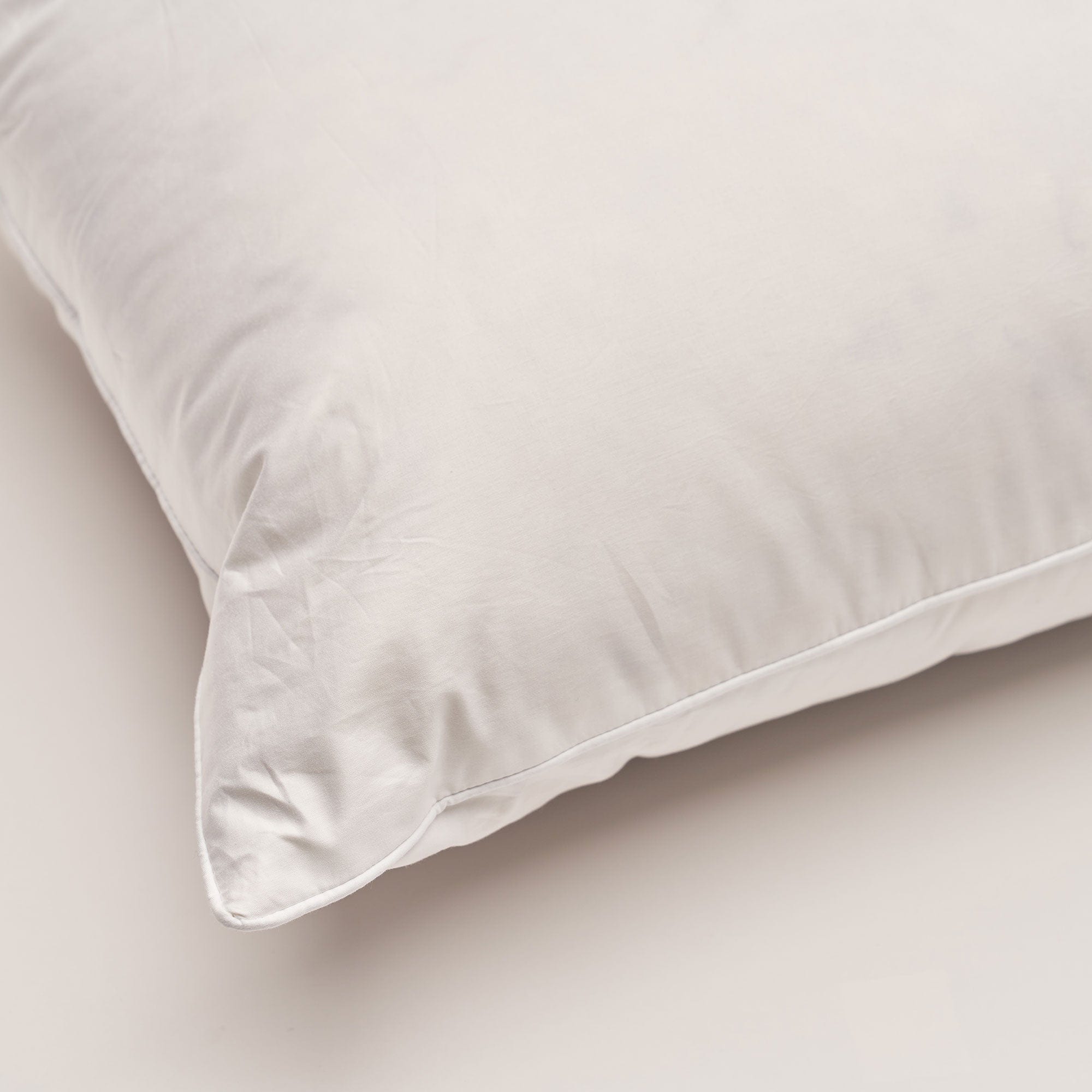 Vispring Pillows - Hungarian Goose Down & Feather Pillow 90 x 50cm