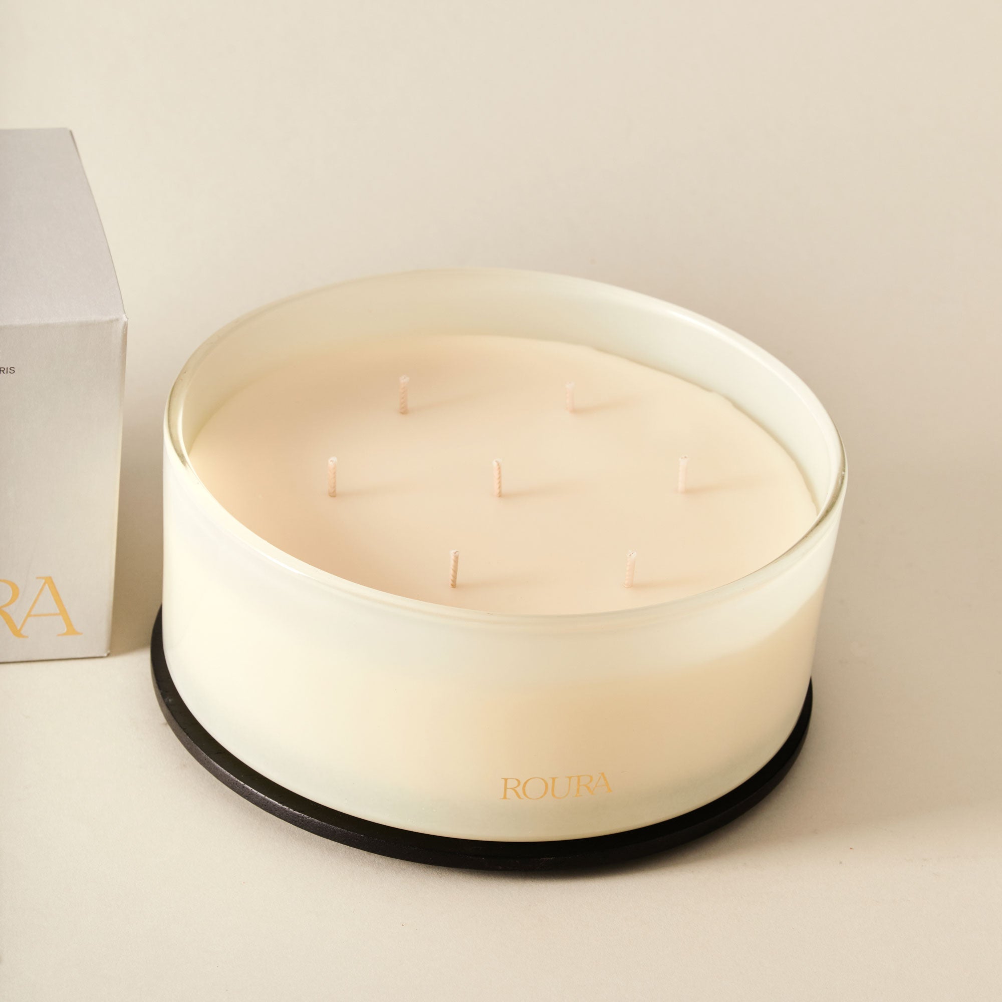 Roura Majestic - Lotus Jasmine Iris & Water Lily 7 Wick Scented Candle 960g
