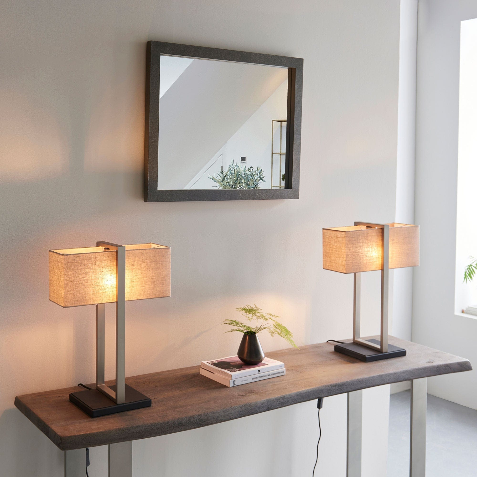 Adjunto - Table Lamp