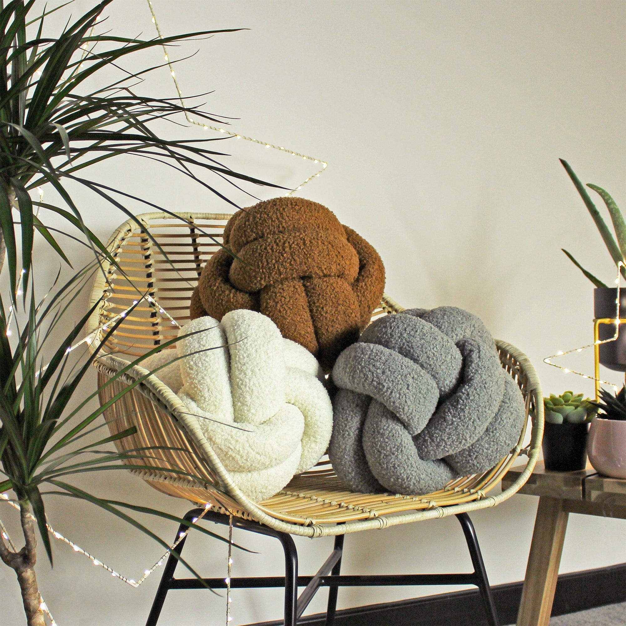 Boucle Knot - Cream Round Cushion 30cm
