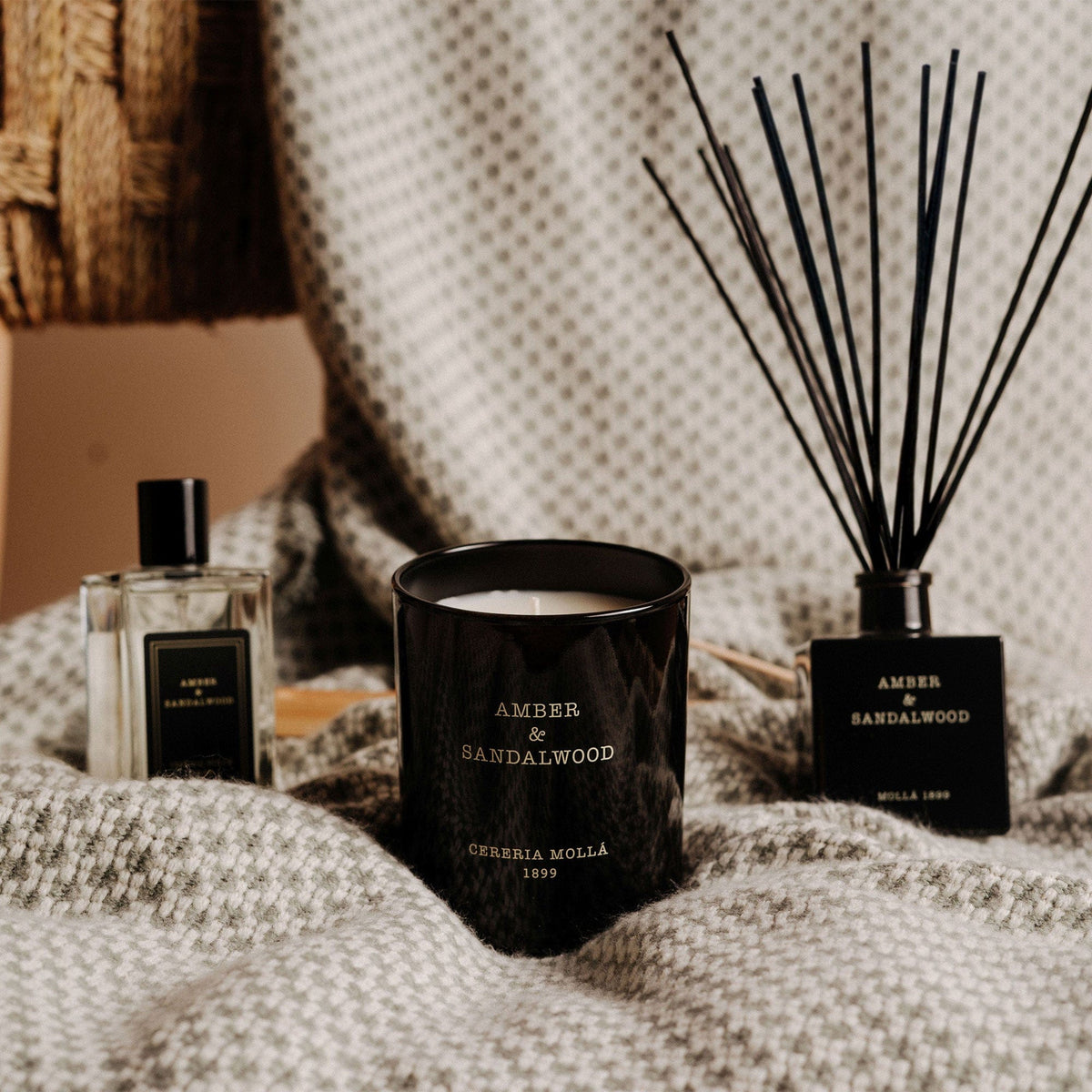 Cereria Molla - Amber & Sandalwood Candle 230g