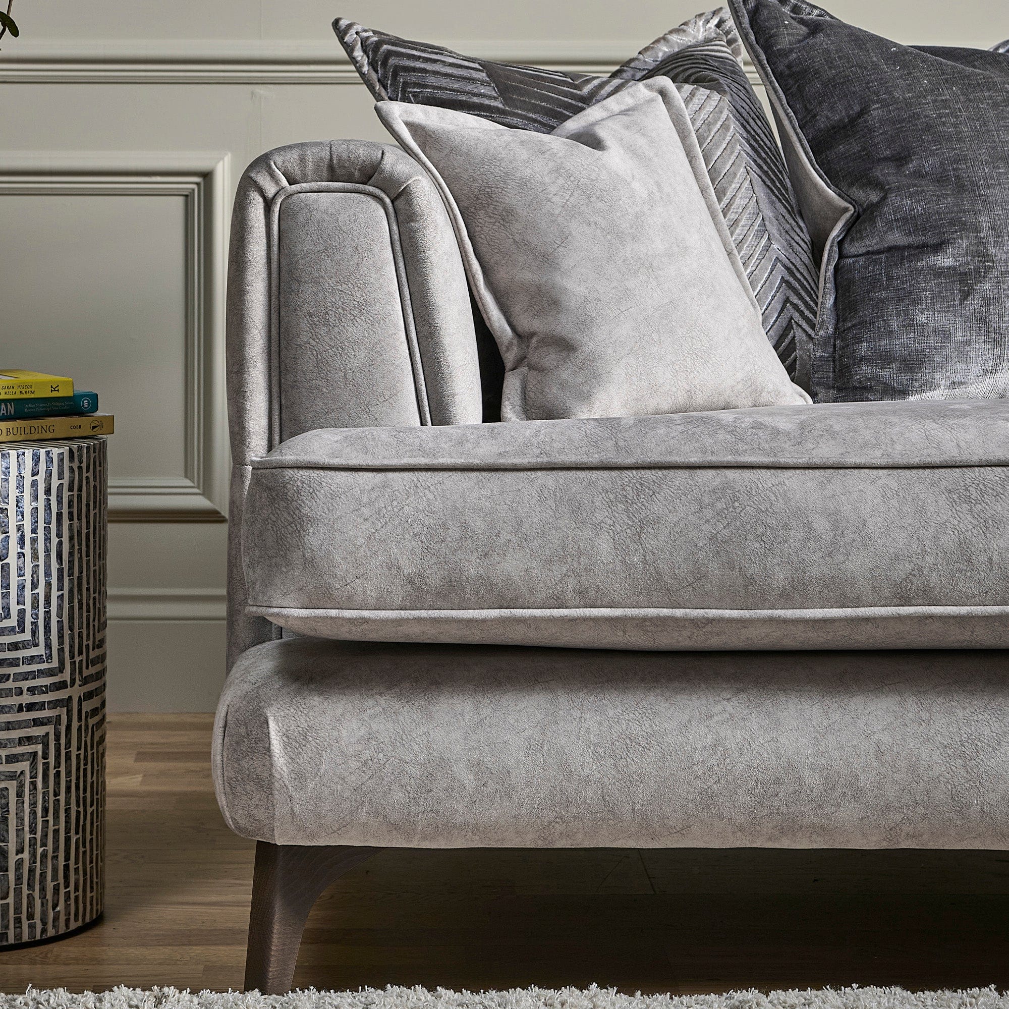 1 Seat LHF Arm, Corner