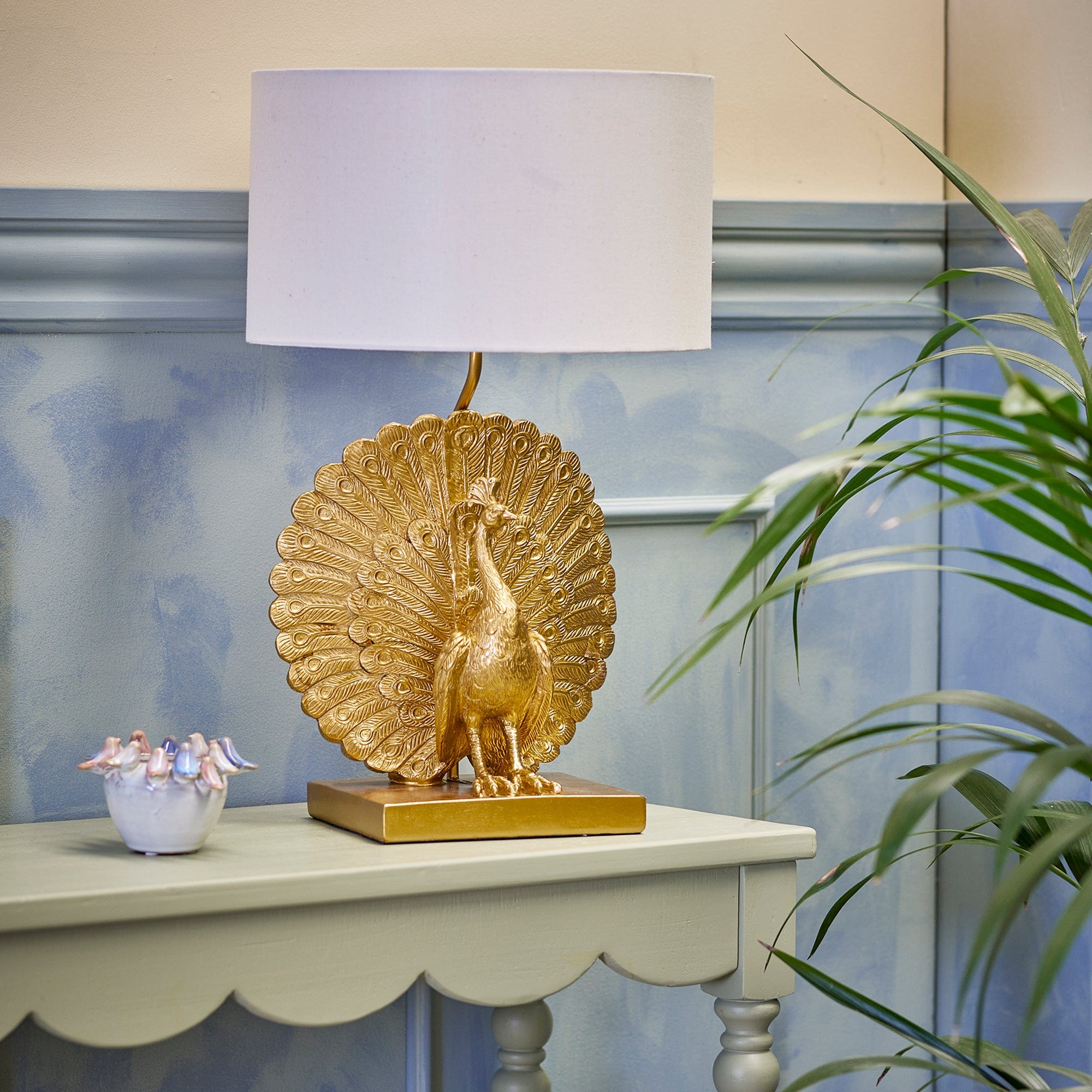 Pavo - Gold & White Table Lamp