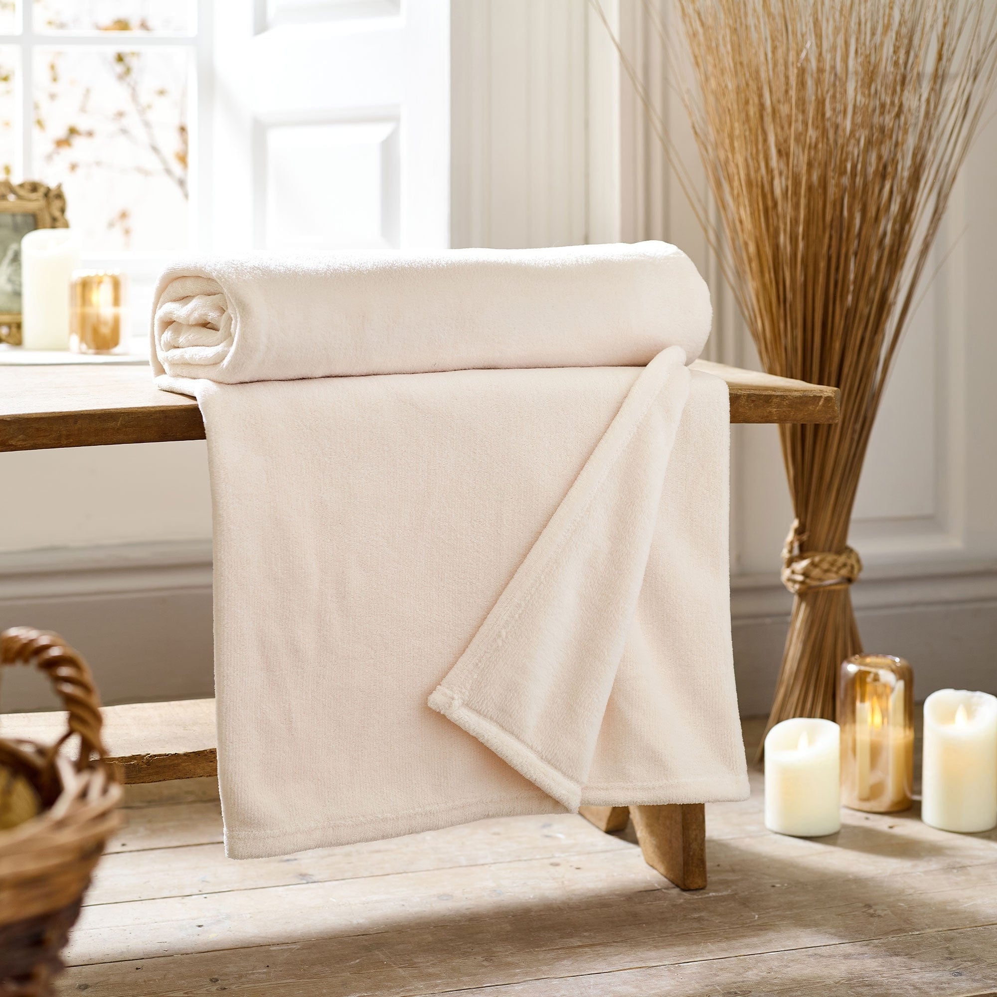 Snuggle Touch Ivory - Throw 140x180cm