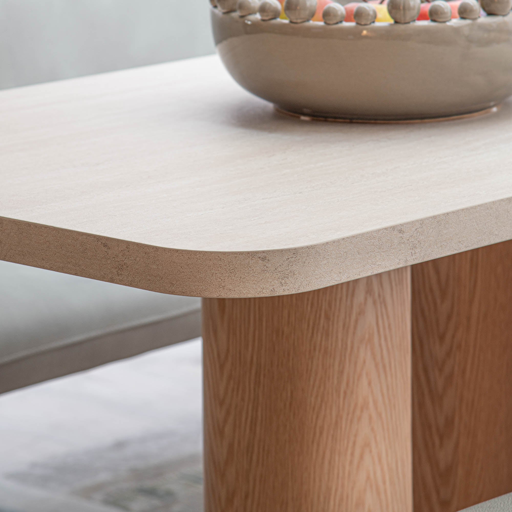 Cedar Rapids - Ceramic Dining Table