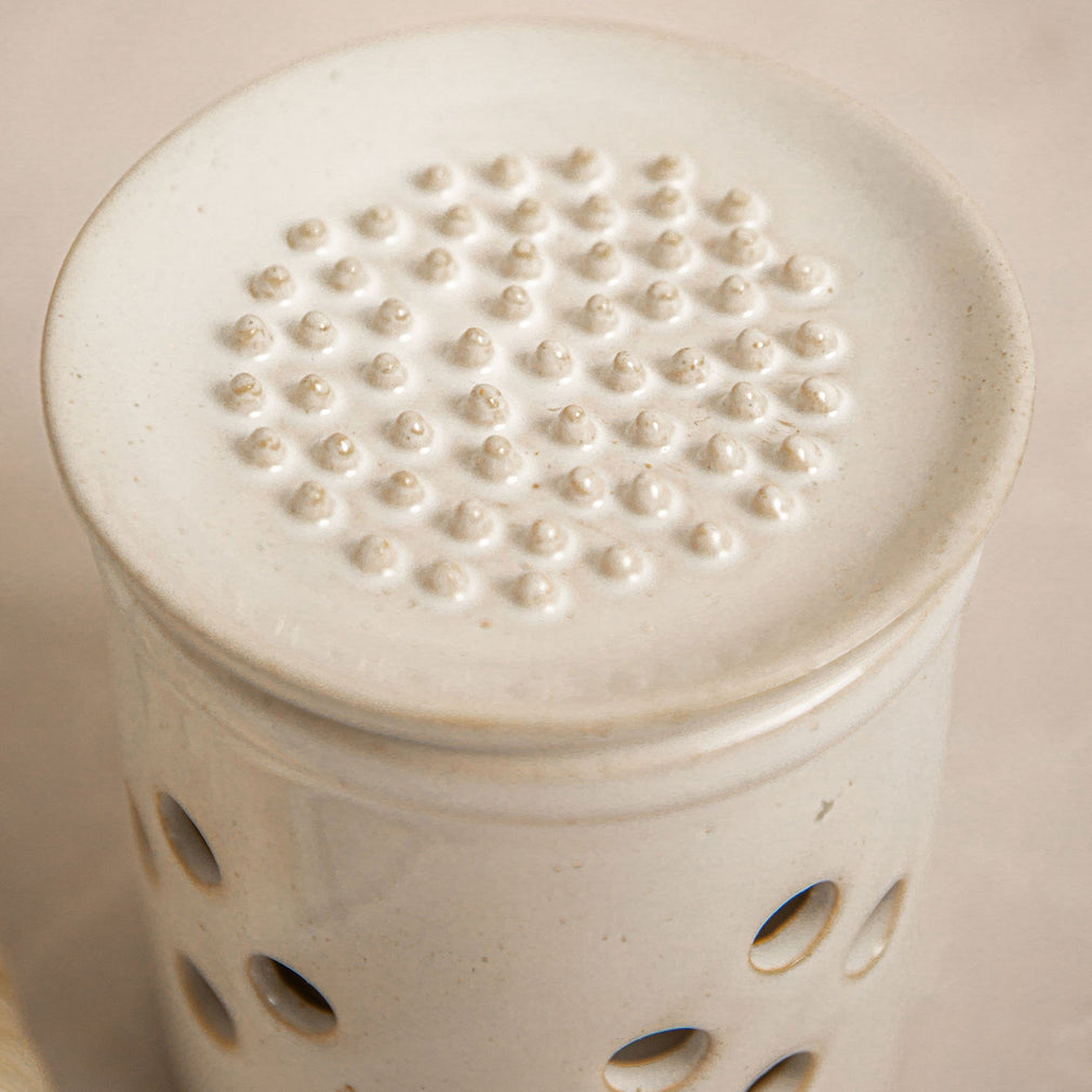 Idilica - Garlic Store & Grater Lid