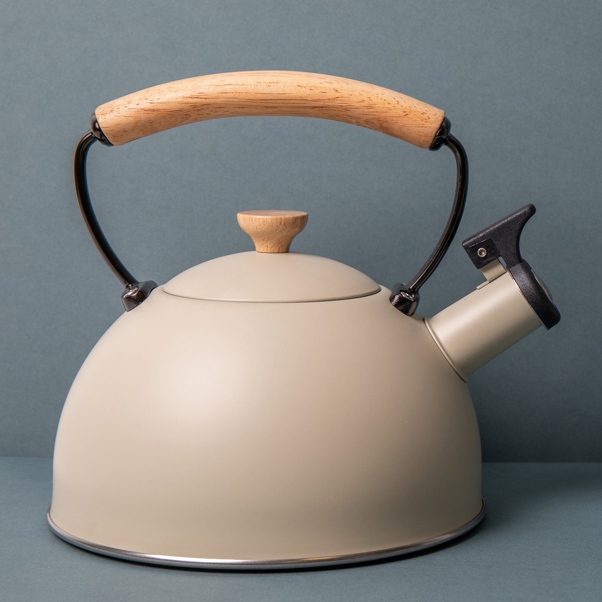 La Cafetière - Whistling Kettle Wood Handle Latte 1.6L