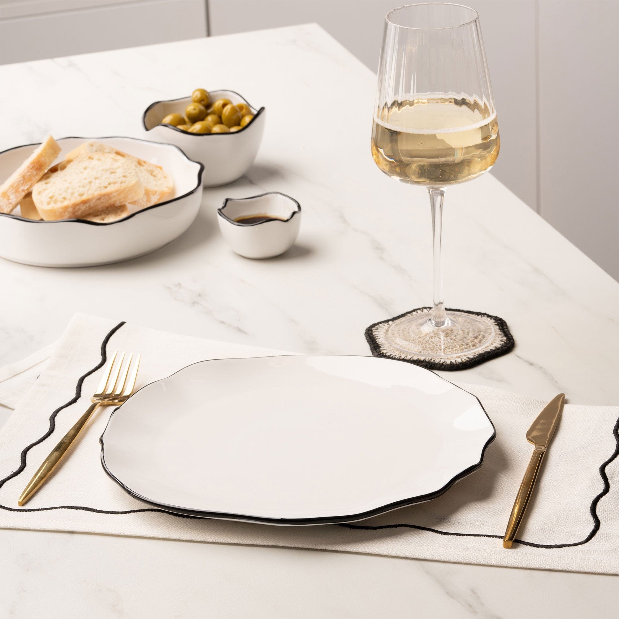 Style Sisters - Dinner Plates, Set of 4