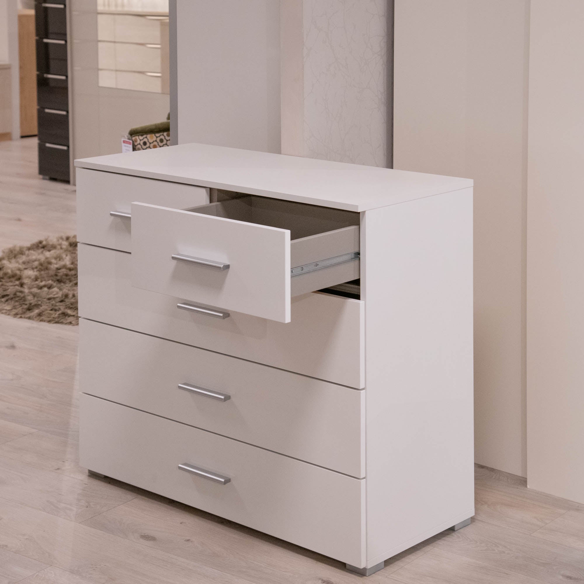 Turin - 5 Drawer Chest - Item As Pictured