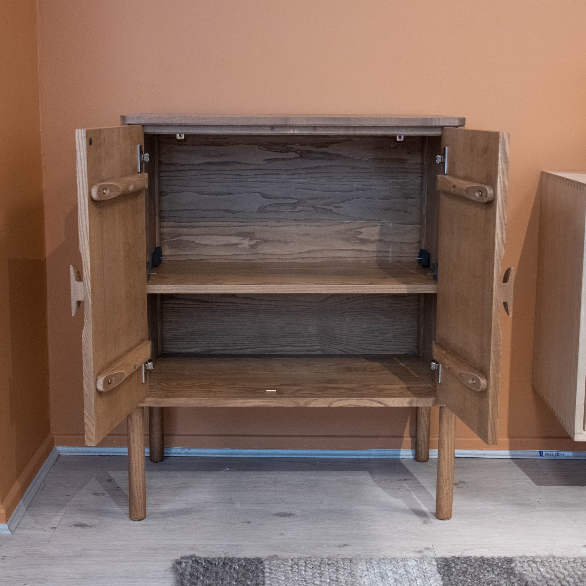 Ercol Ibstone - Cabinet - Item As Pictured