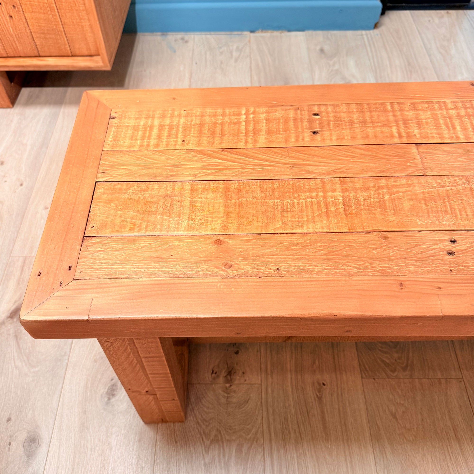 Oakmore - Dining Bench - Item As Pictured