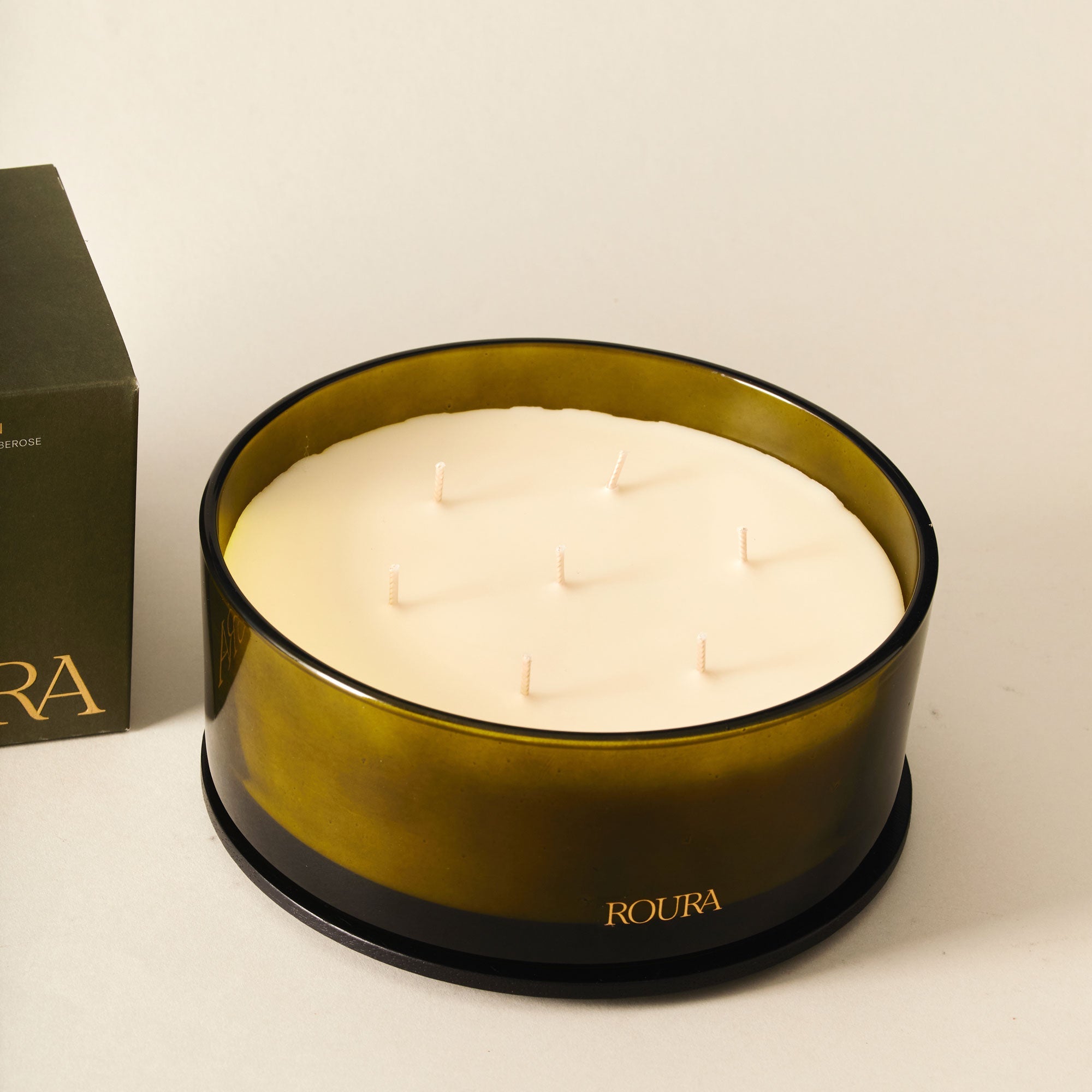 Roura Secret Garden - Violet, Lily Of The Valley, Tuberose 7 Wick Candle 960g