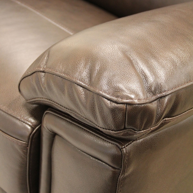Chair In Leather - Item as Pictured - Tampa