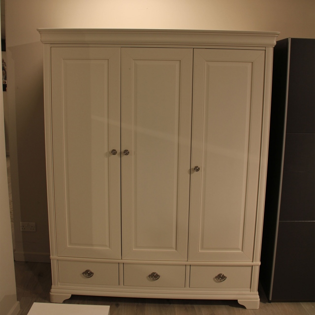 Triple Wardrobe In White Painted Finish - Item as Pictured - Lace