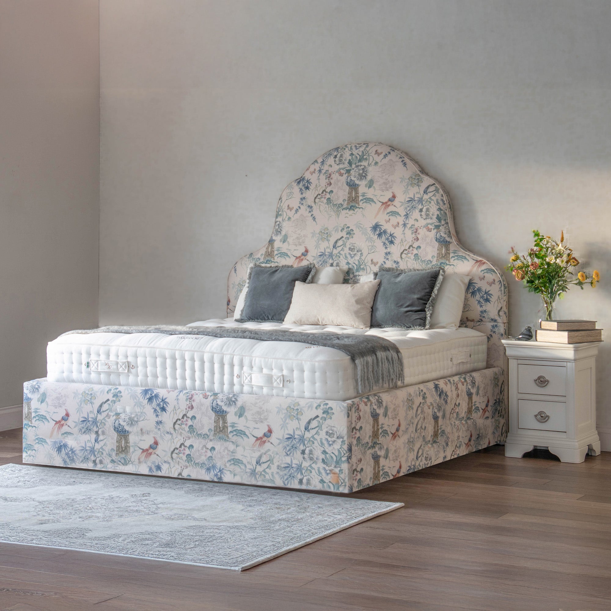 Queen Anne - 135cm (Double) Sprung Base Ottoman Bed Frame