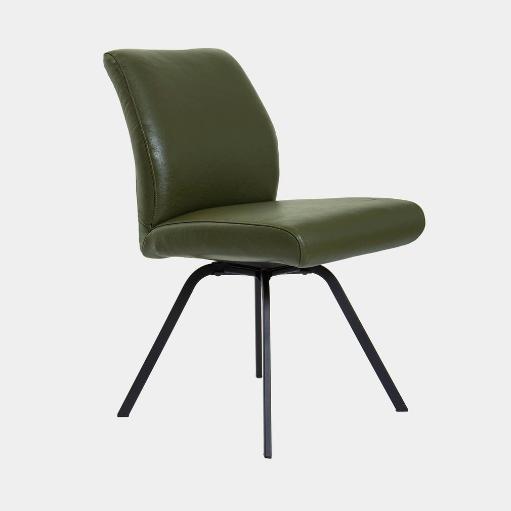 Chair With Matt Black Metal Leg In 314 Hunter leather
