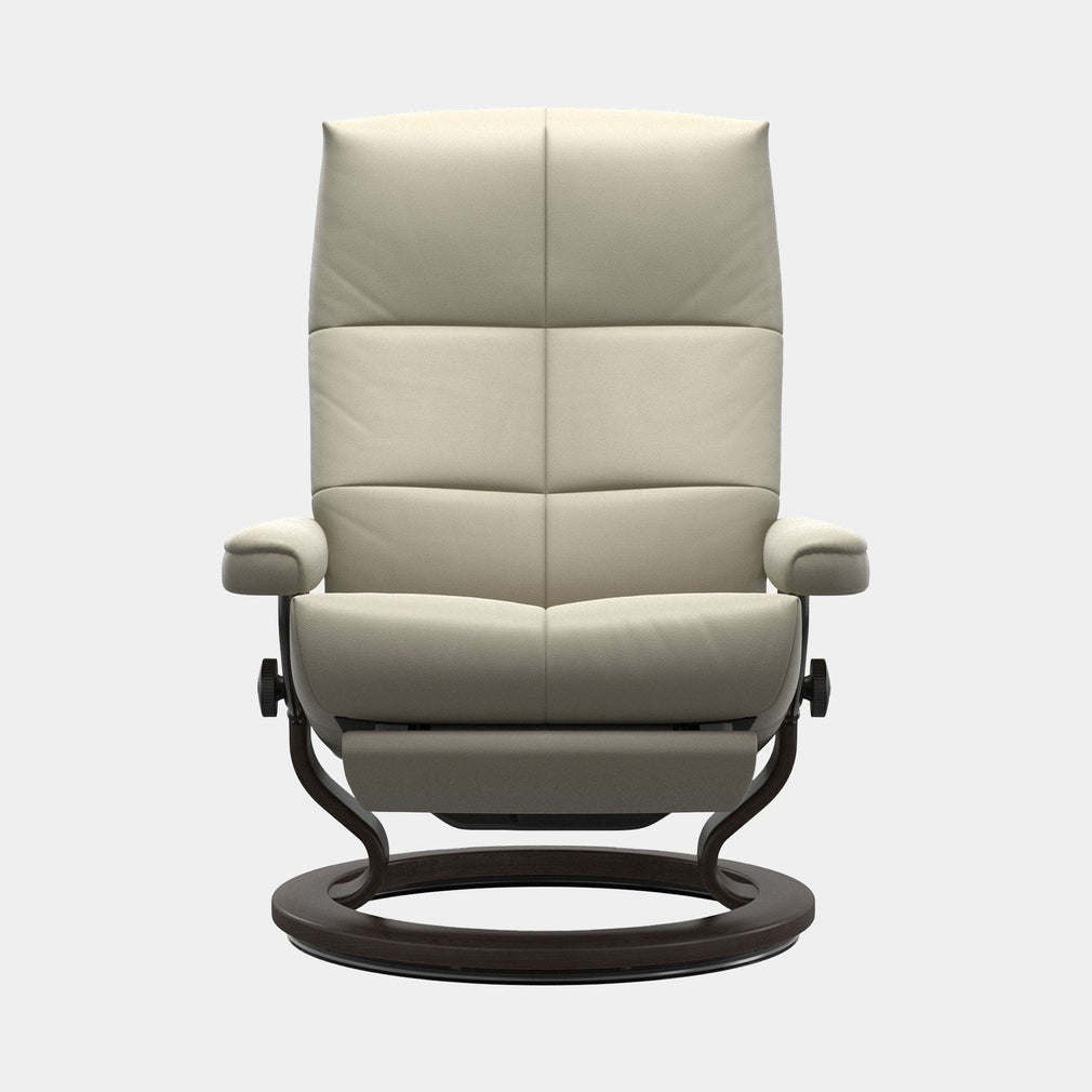Medium Chair  With Power Leg And Back In Leather Batick