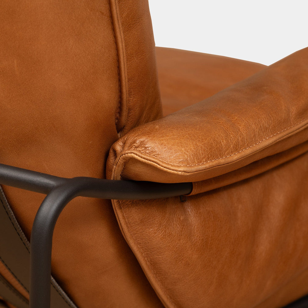 Pimlico - Accent Chair In Leather Cat 16 E/E