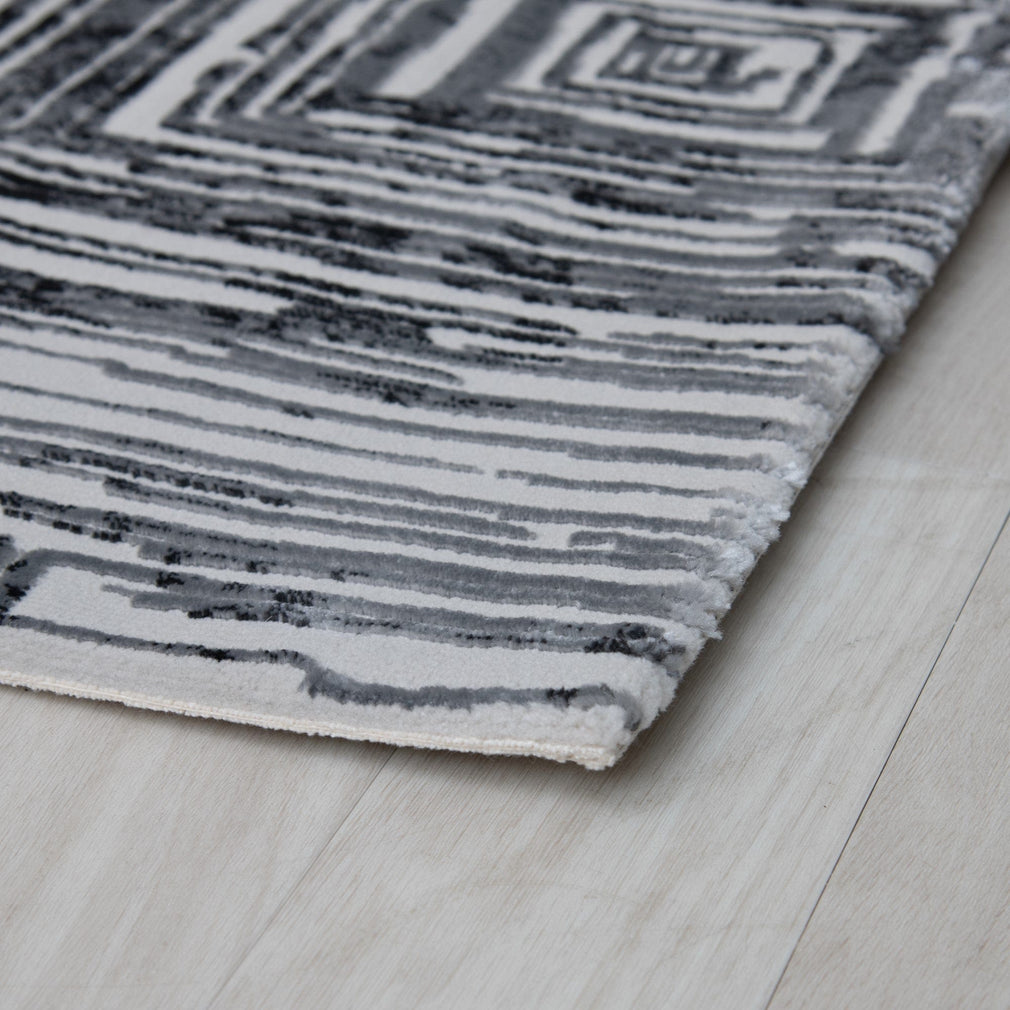 Kuza Portrait - Patterned Rug