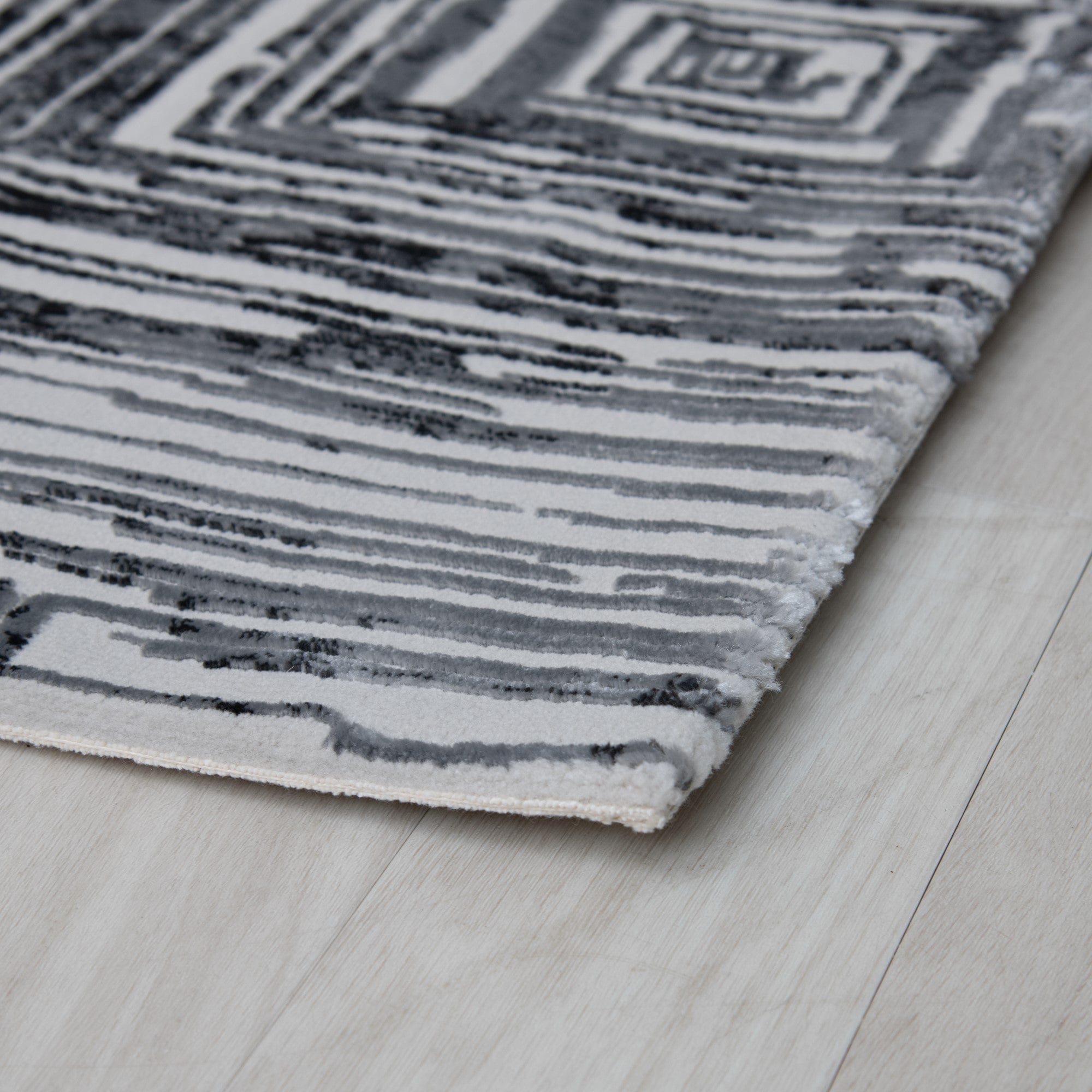 Kuza Portrait - Patterned Rug