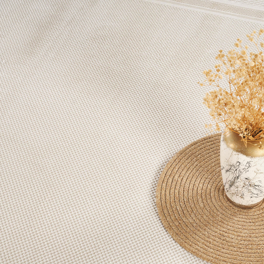 Olivia - Border Rug