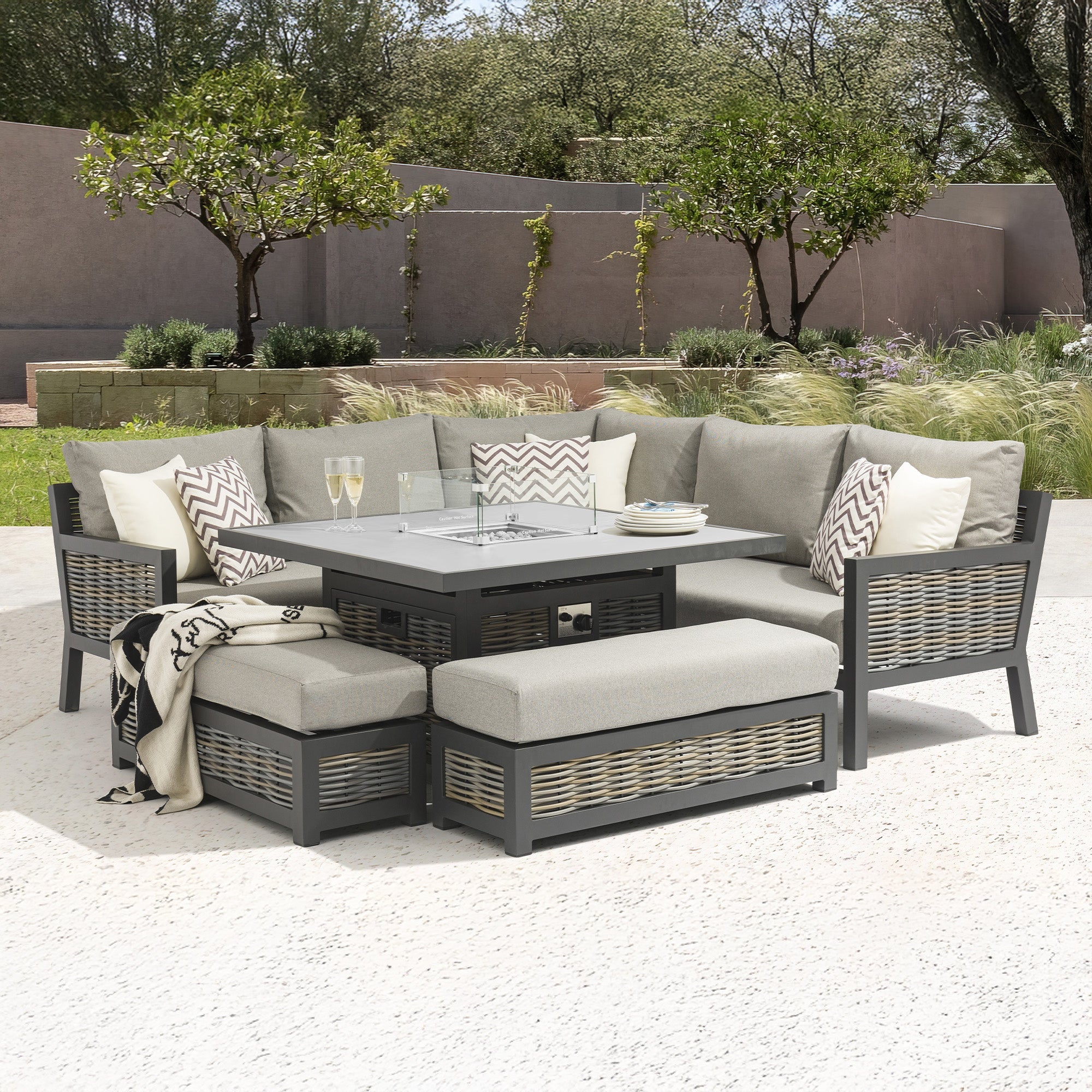 Key Largo - Corner Garden Dining Set With Firepit