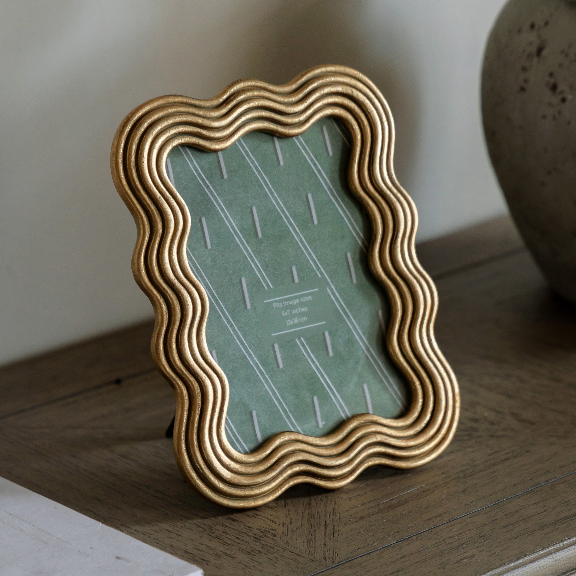 Avila - Scallop Photo Frame