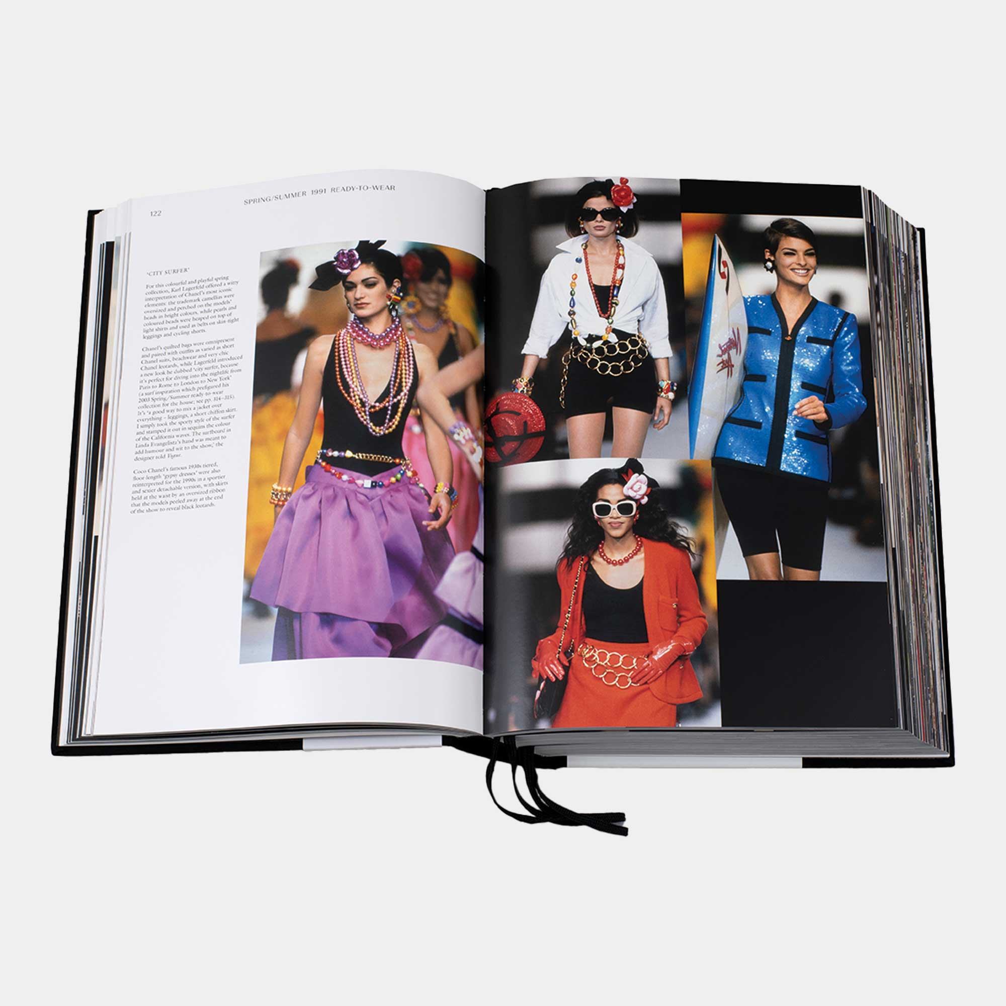 Chanel - Catwalk Book