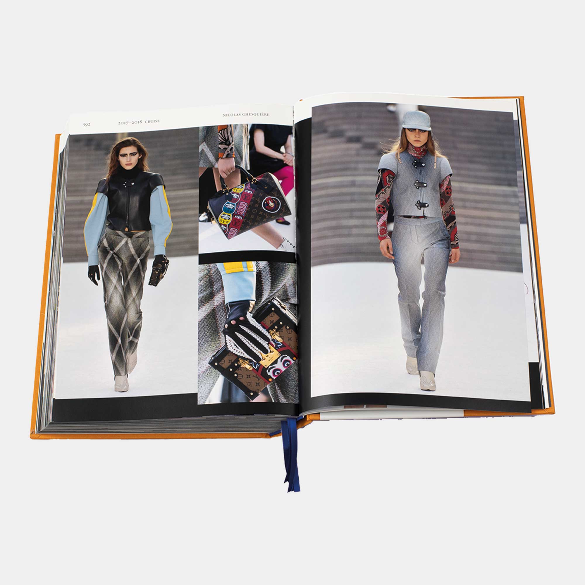 Louis Vuitton - Catwalk Book
