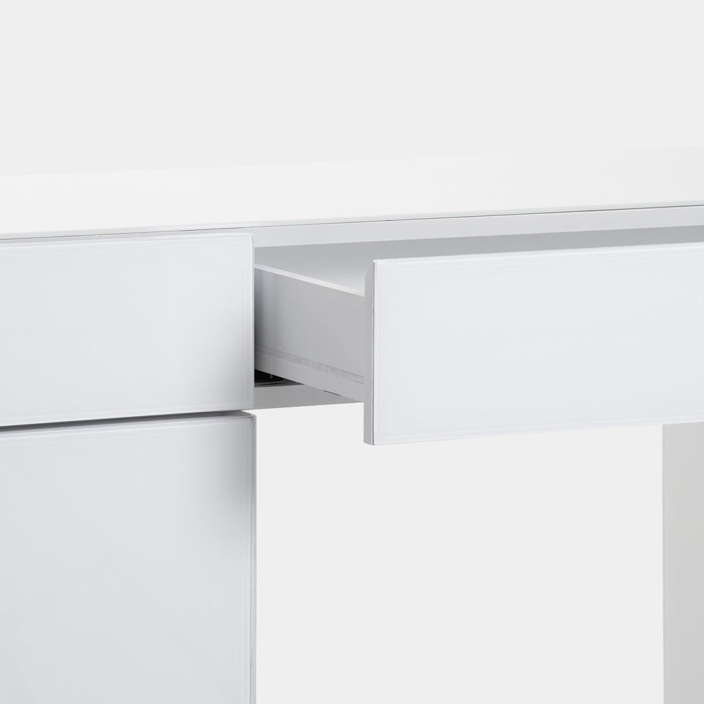 Cassandra - Dressing Table