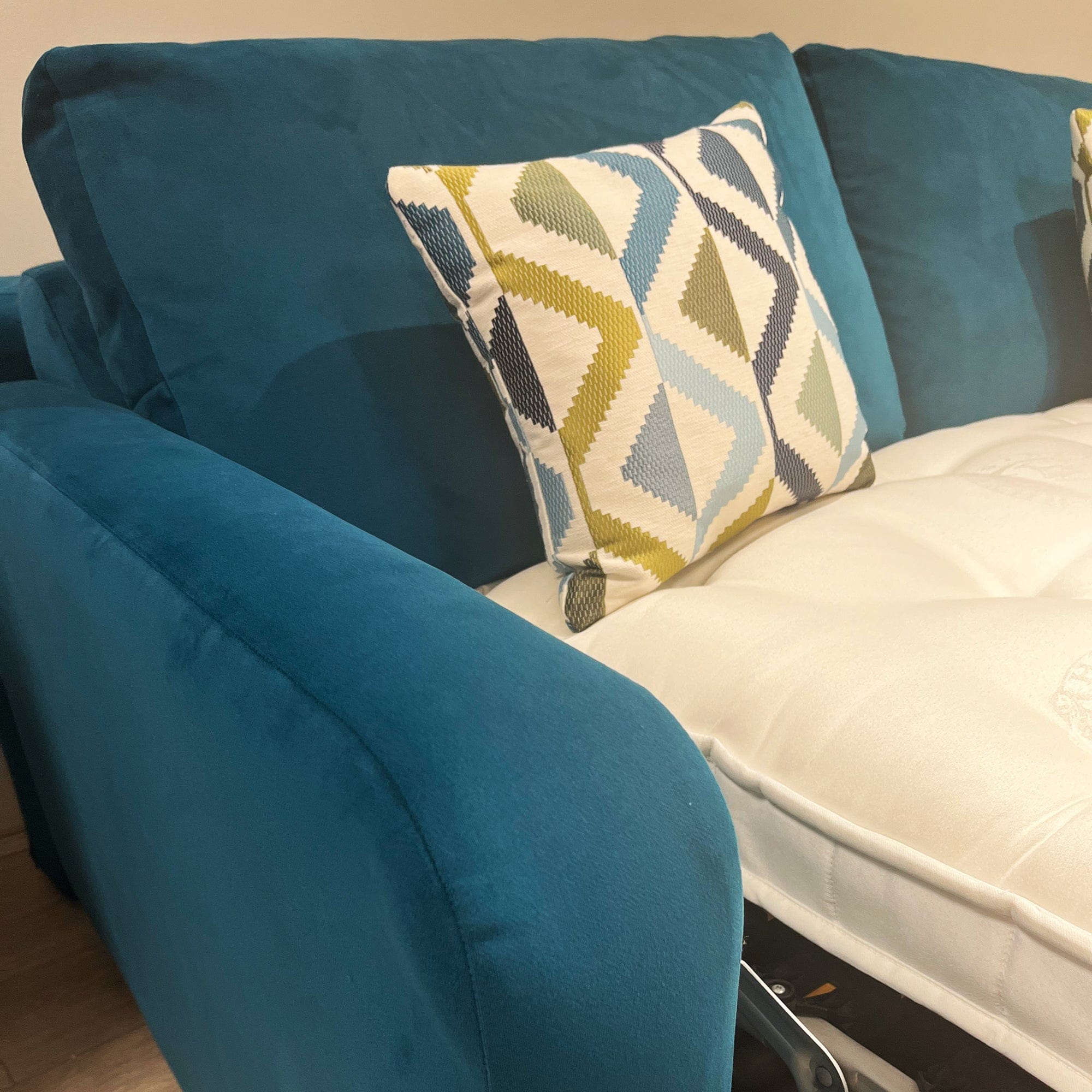 Zest Large Sofabed (140cm) With Hypnos Mattress