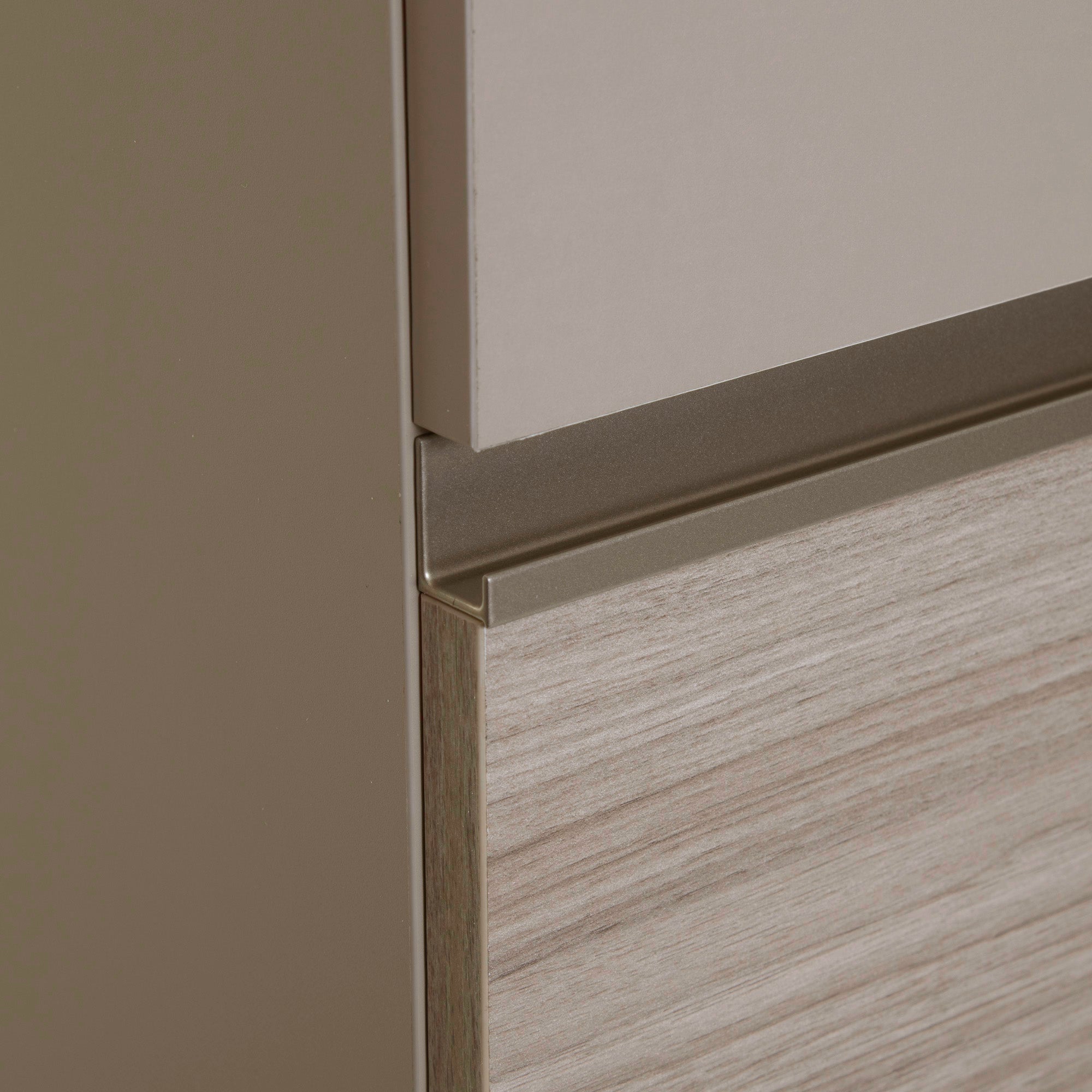 Stratus - 5 Drawer Chest of Drawers