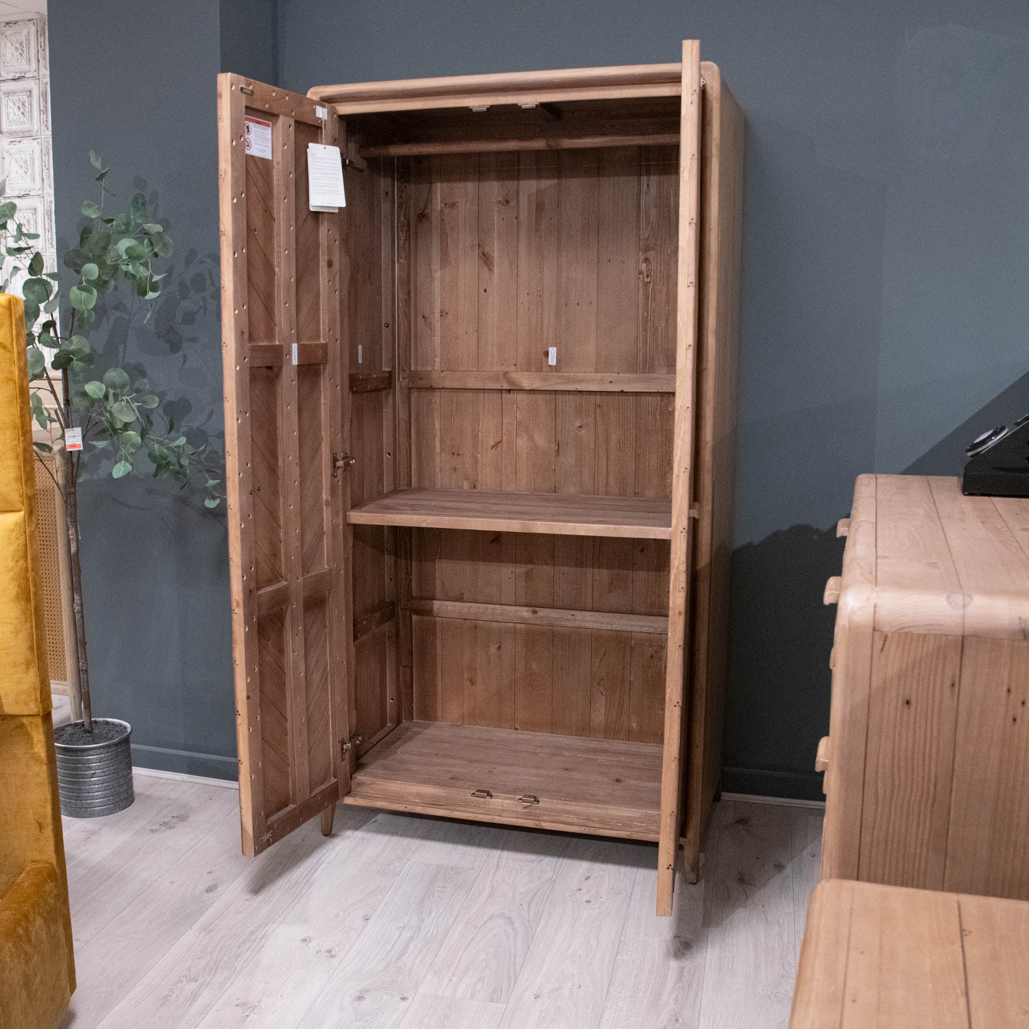 Brookhaven - Double Wardrobe - Item As Pictured