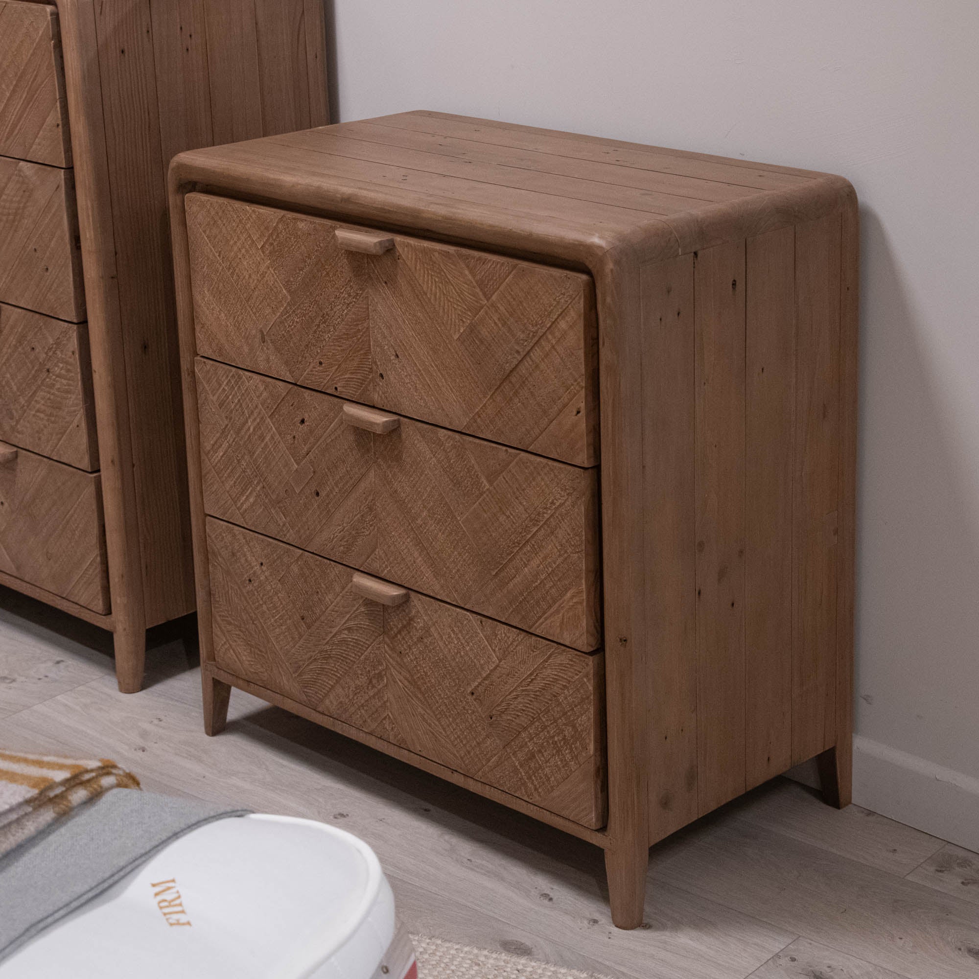 Brookhaven - 3 Drawer Chest - Item As Pictured