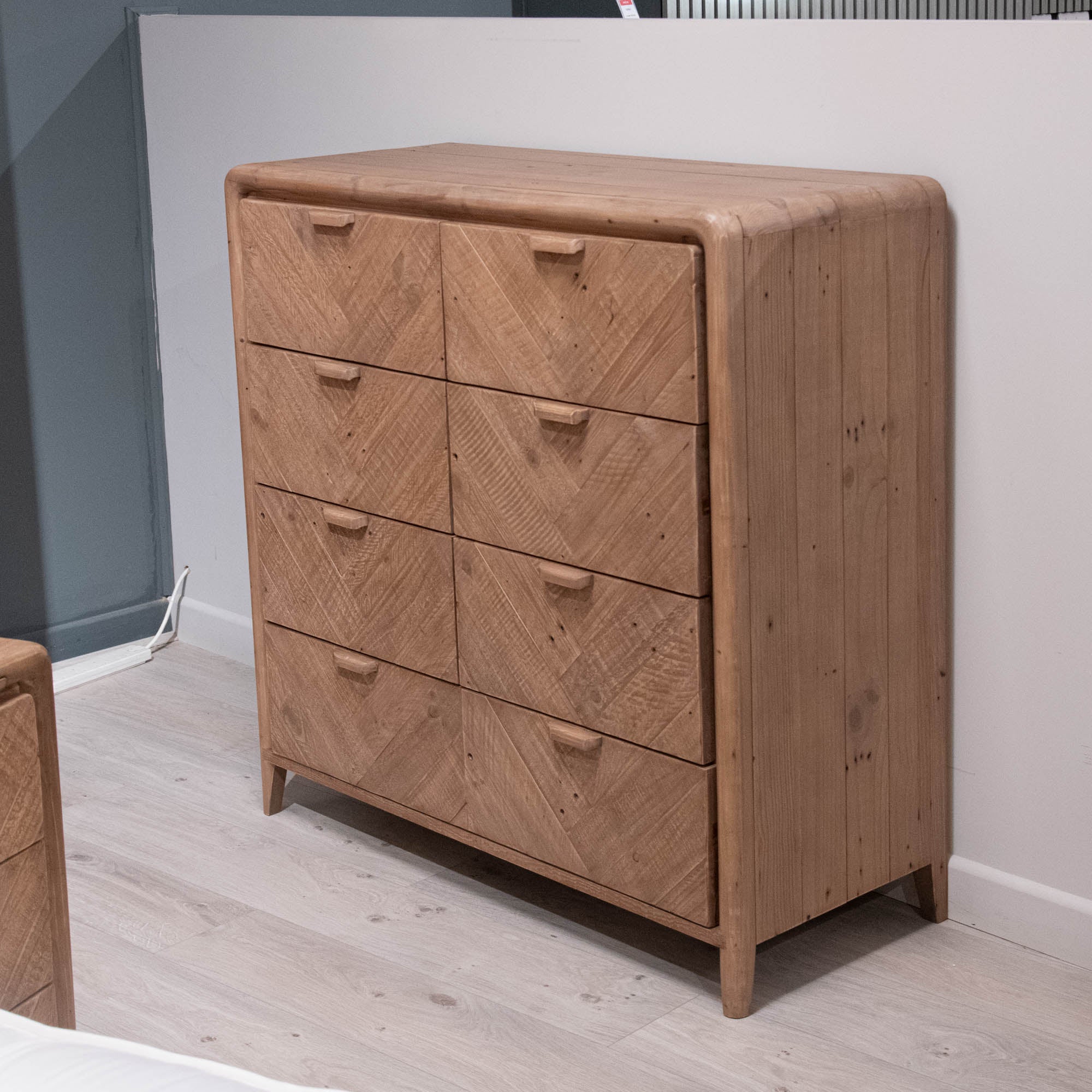 Brookhaven - 7 Drawer Chest - Item As Pictured