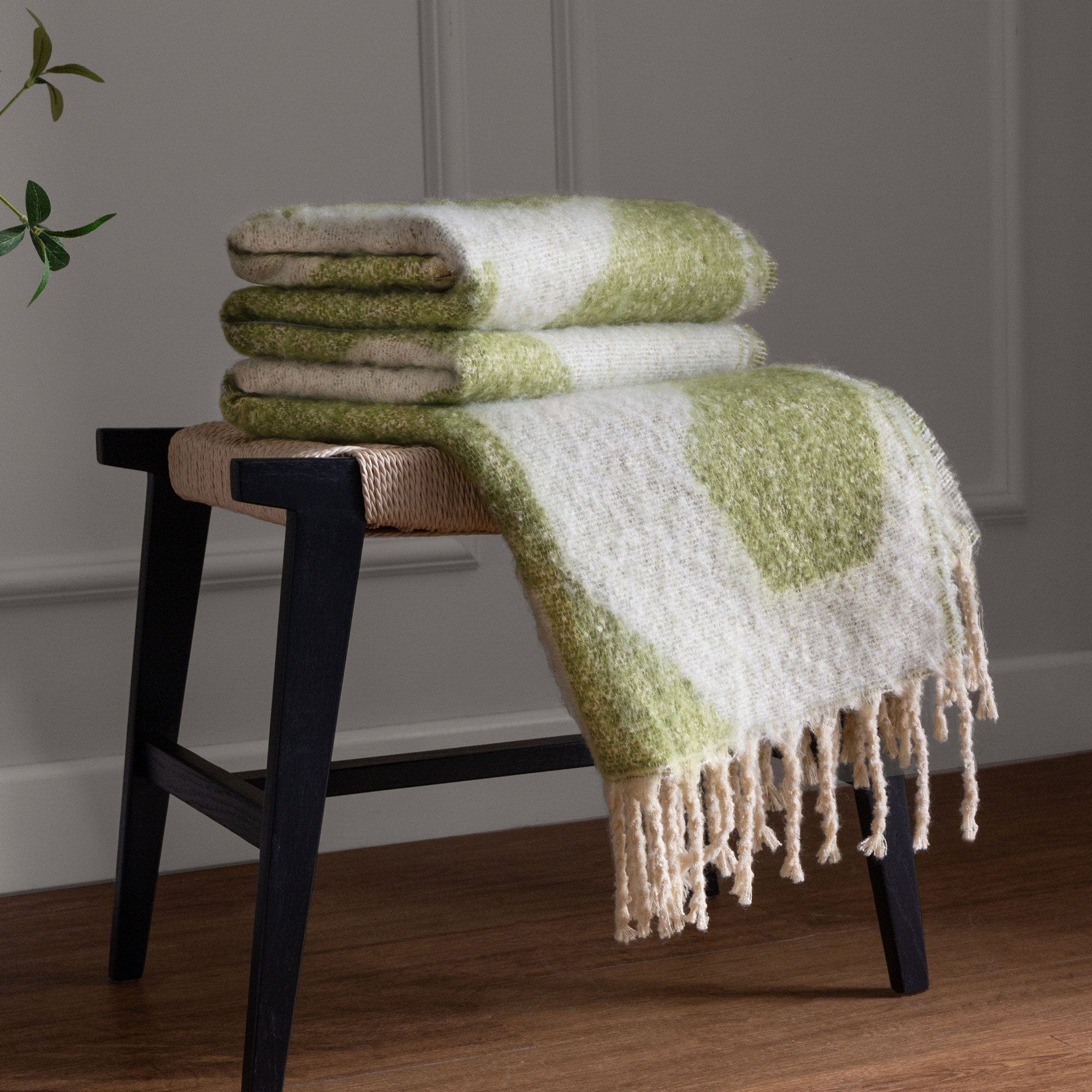 Meta Olive Green - Throw 130x180cm