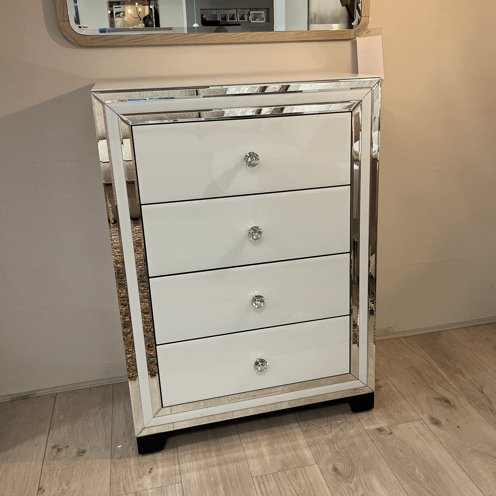 Madison 4 Drawer Tall Chest - Item As Pictured