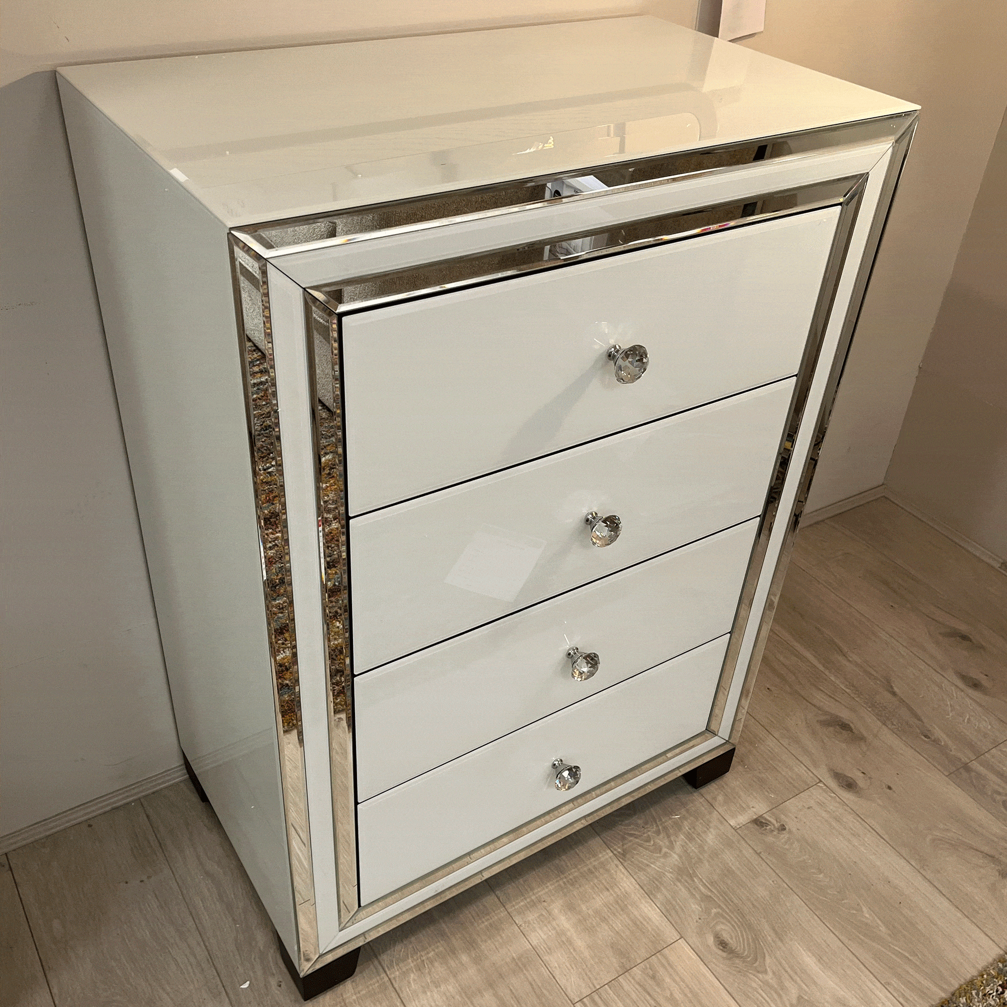 Madison 4 Drawer Tall Chest - Item As Pictured