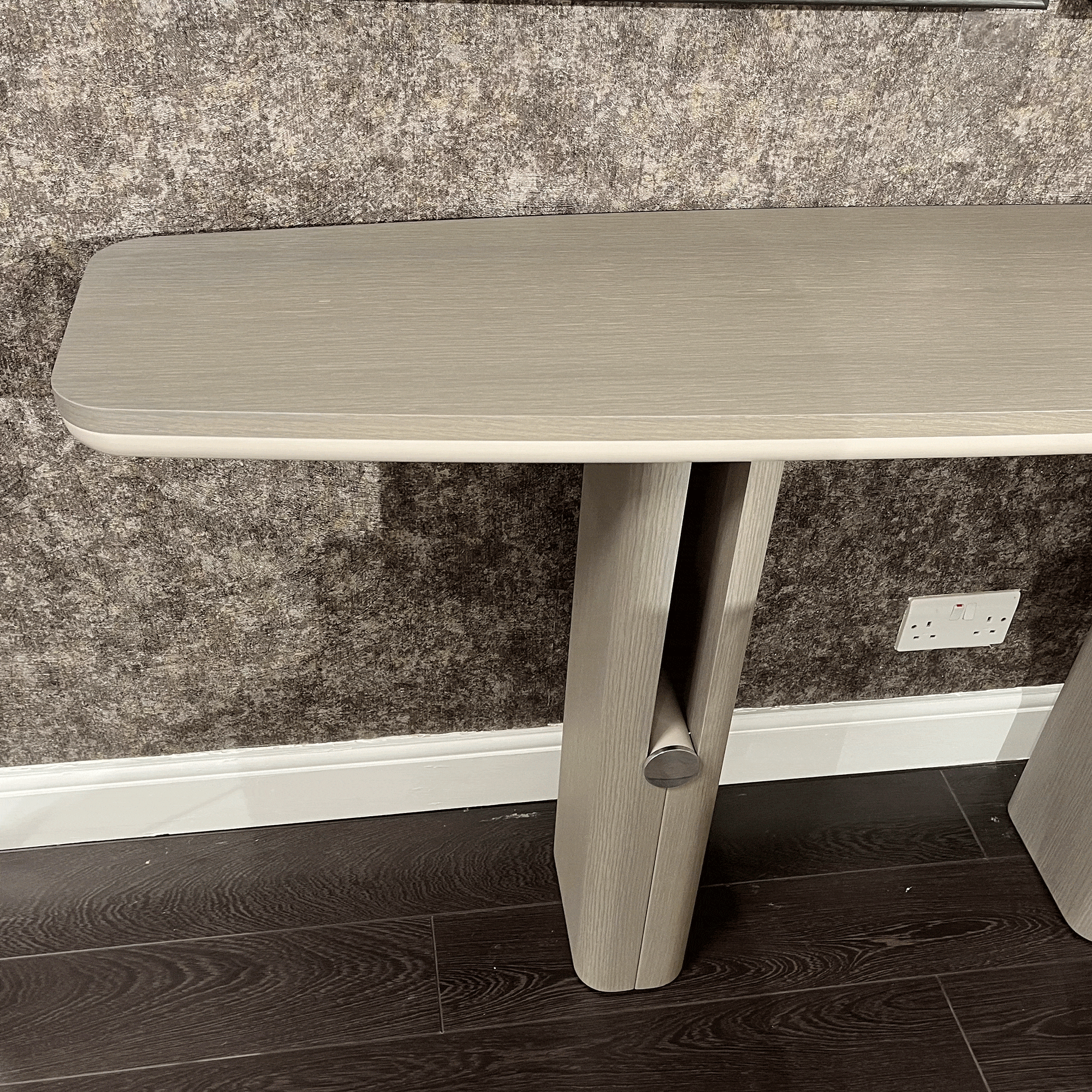Avis 160cm Console Table With CV15 Oak Top & Feet/LM16 Lacquer Under Top/Gold Stainless Detail