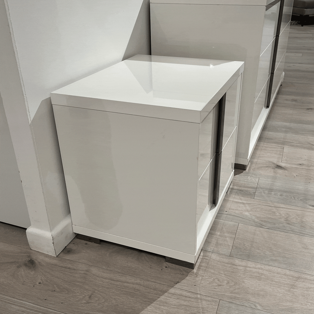 Selina Right Night Stand In White High Gloss
