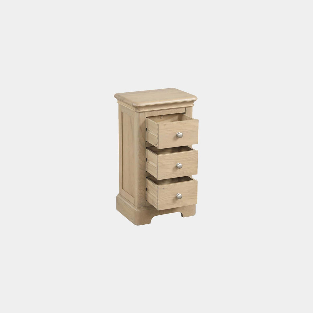 Ravenswood Oak - 3 Drawer Compact Bedside Table, Oak