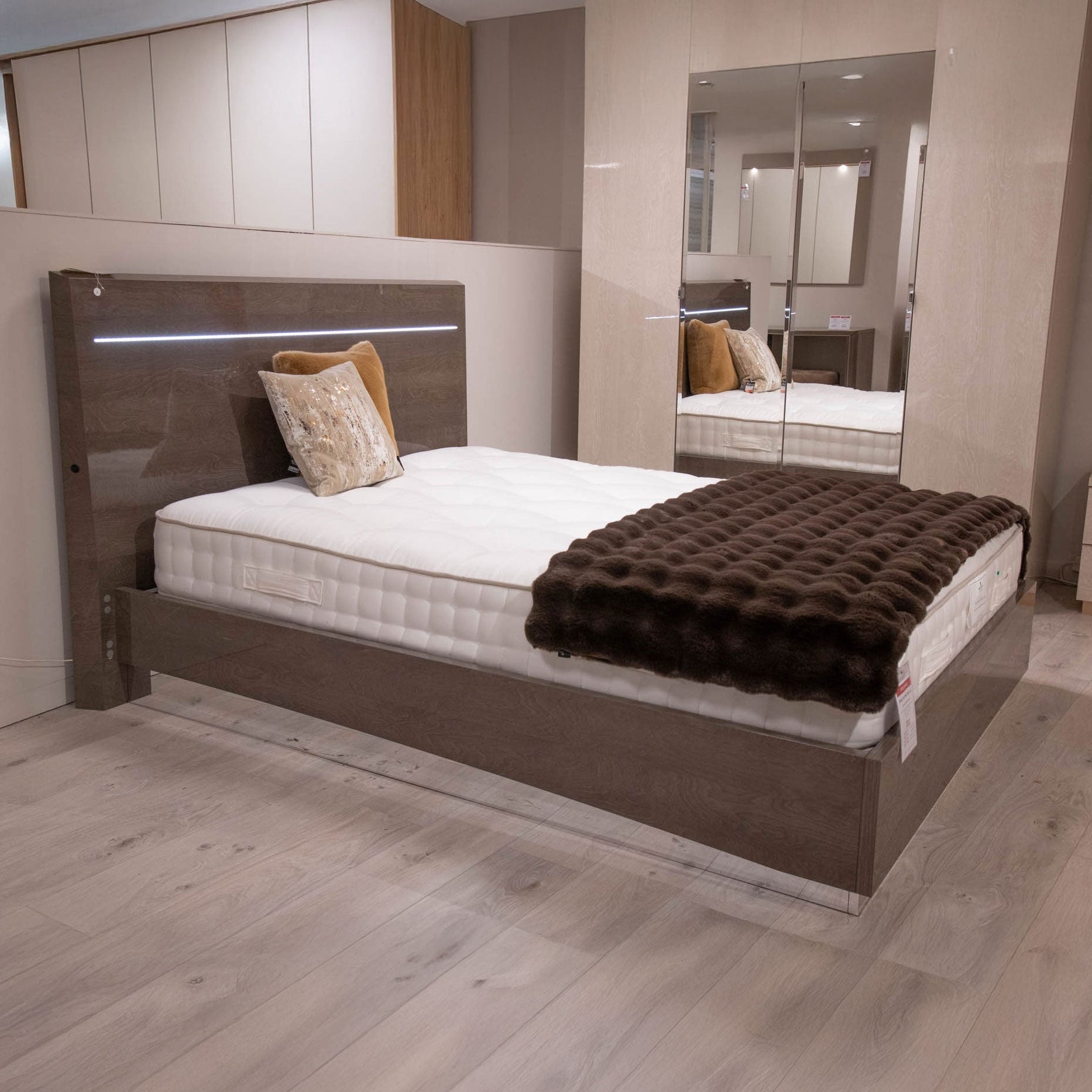 Treviso - Storage Bed, King - Item As Pictured