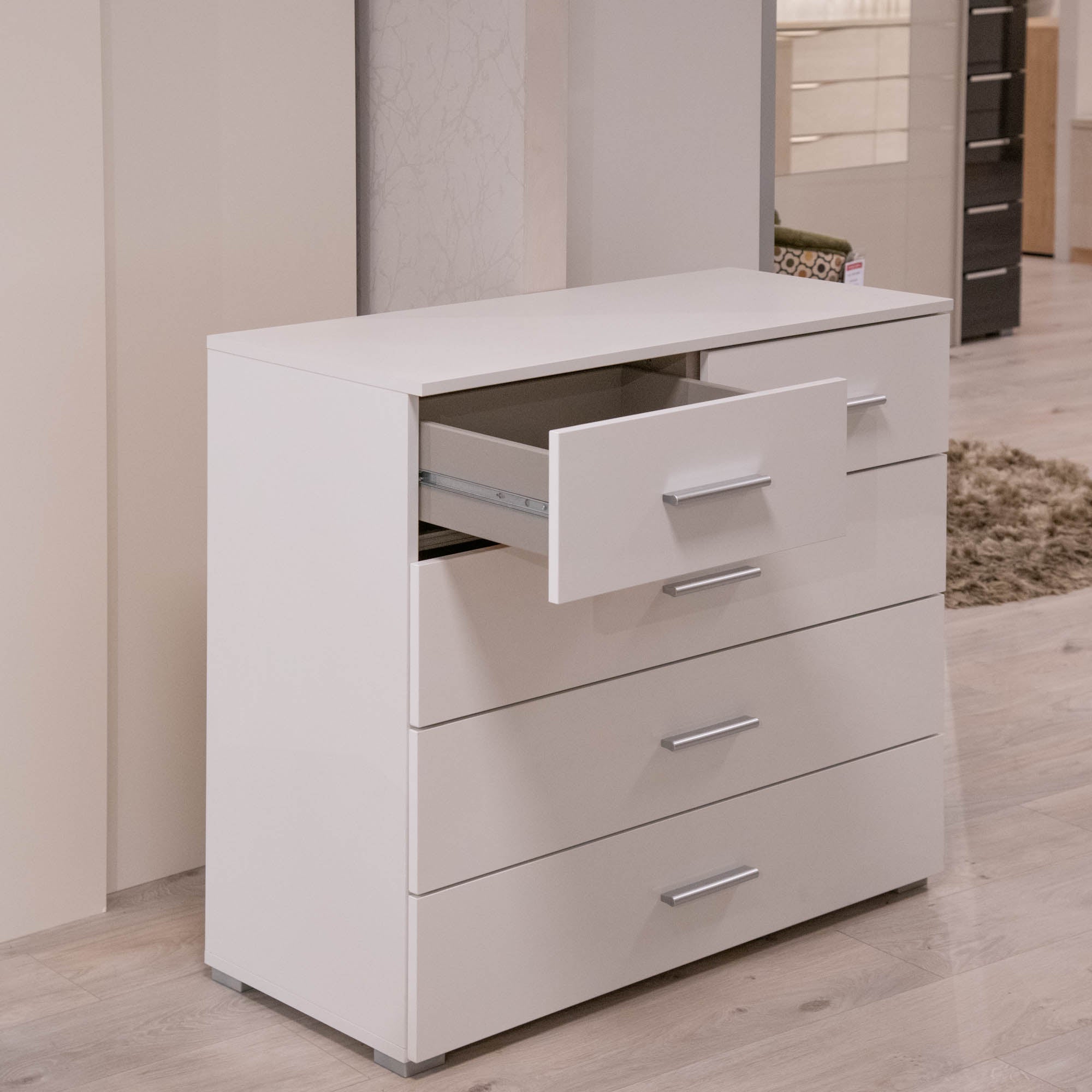 Turin - 5 Drawer Chest - Item As Pictured