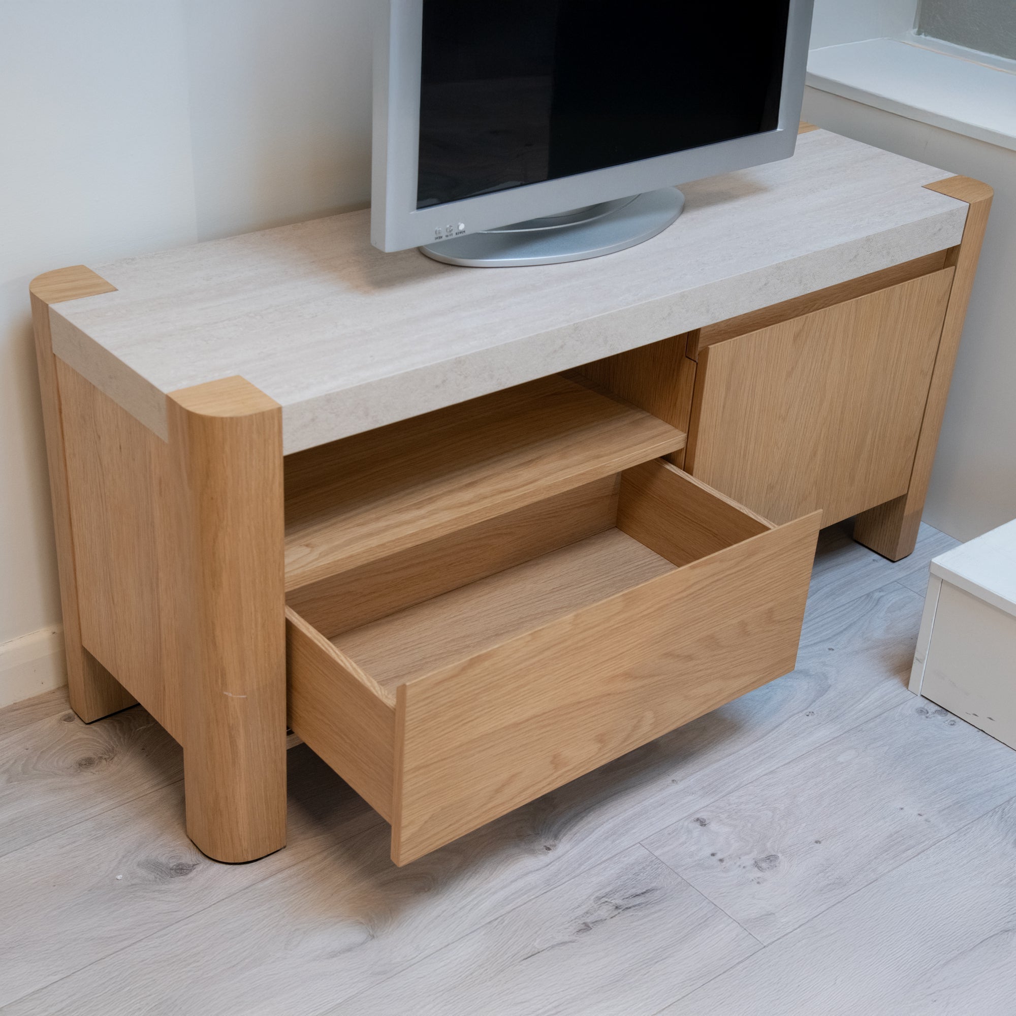 Iowa - TV Unit - Item As Pictured