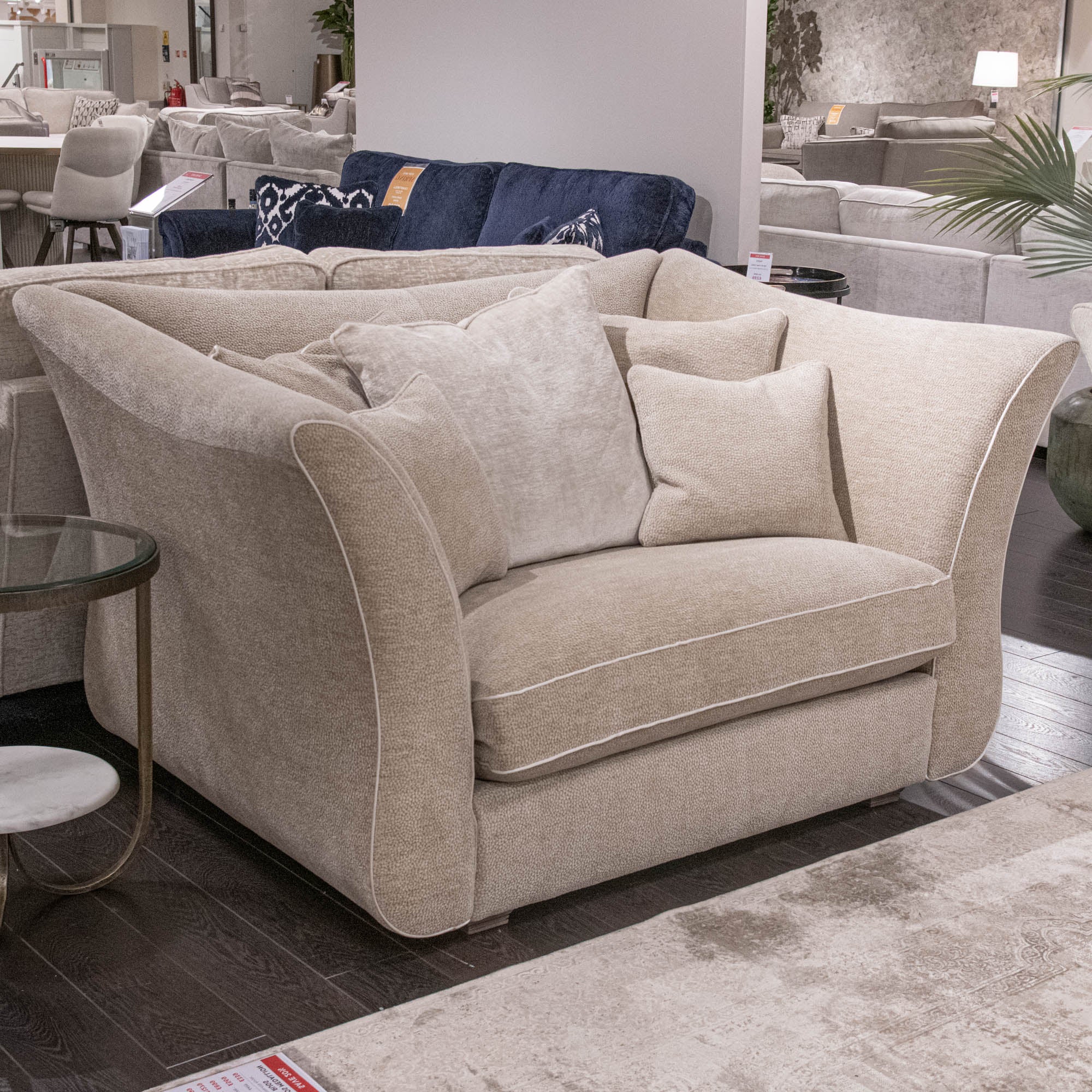 Araminta - Loveseat - Item As Pictured