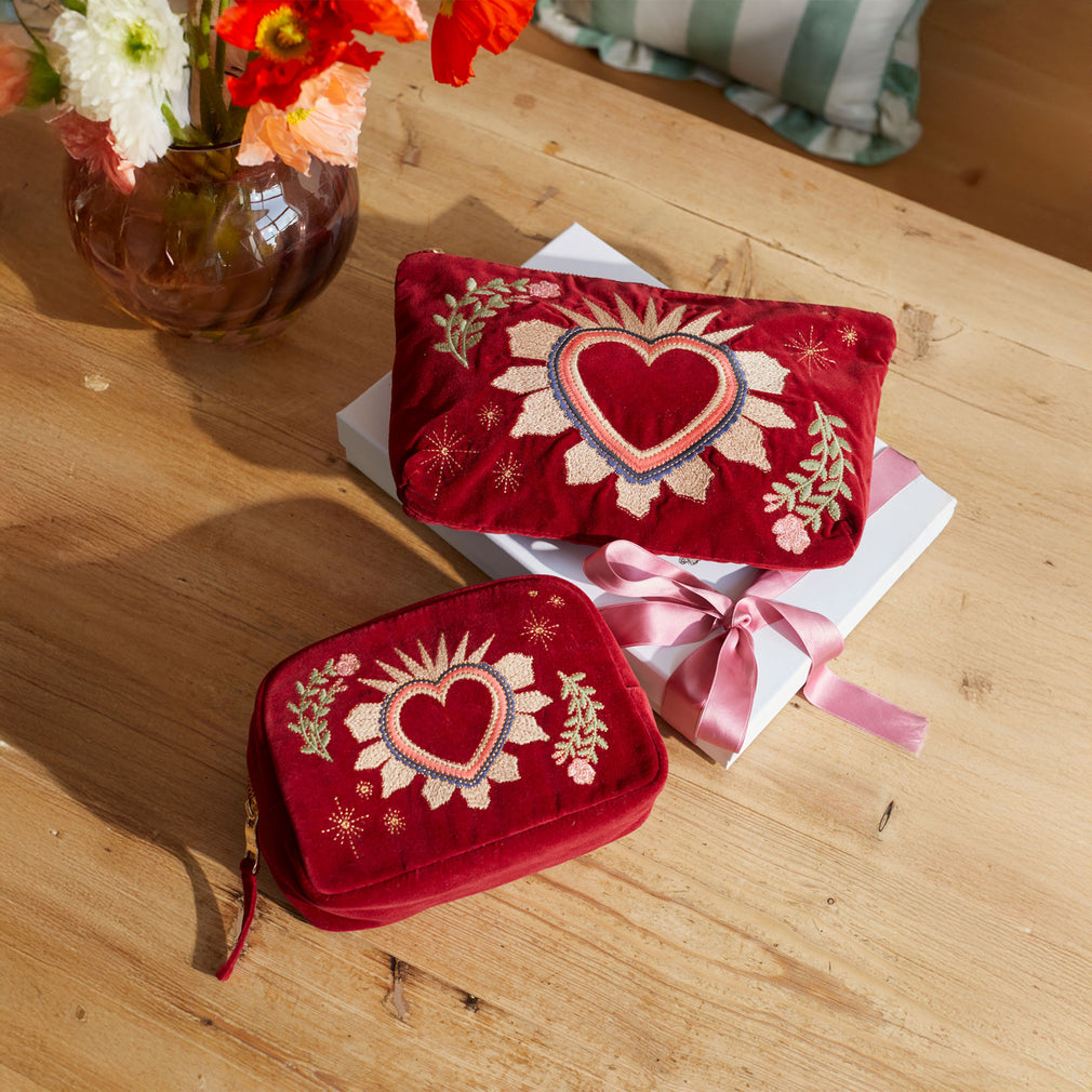 Elizabeth Scarlett Enchanted Heart - Makeup Bag, Rouge