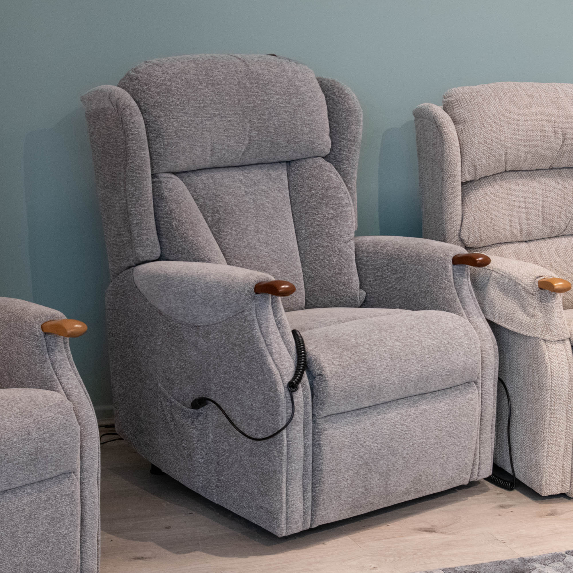Cirencester - Grande Dual Motor Recliner - Item As Pictured